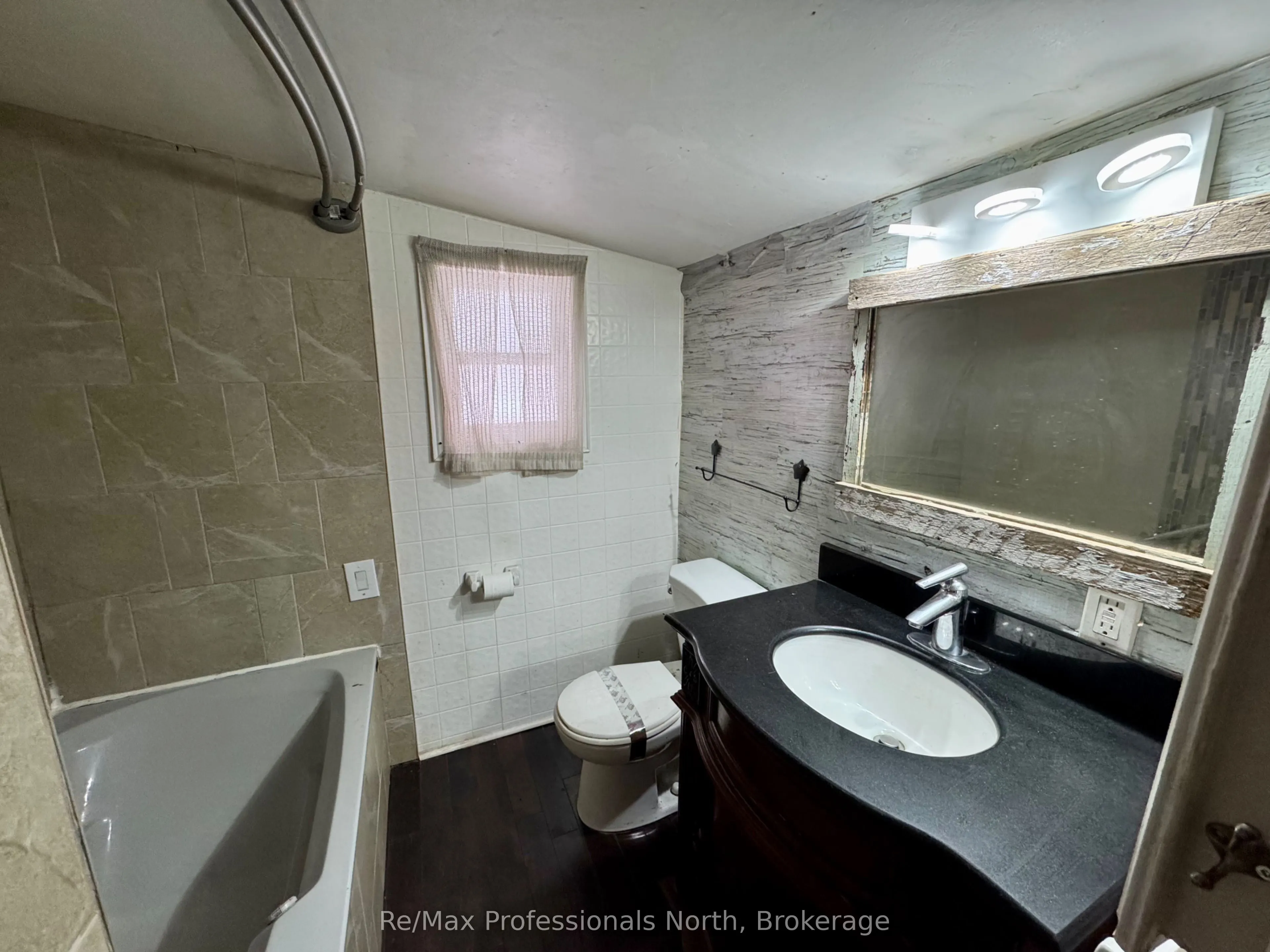 360 MUSKOKA BEACH Road