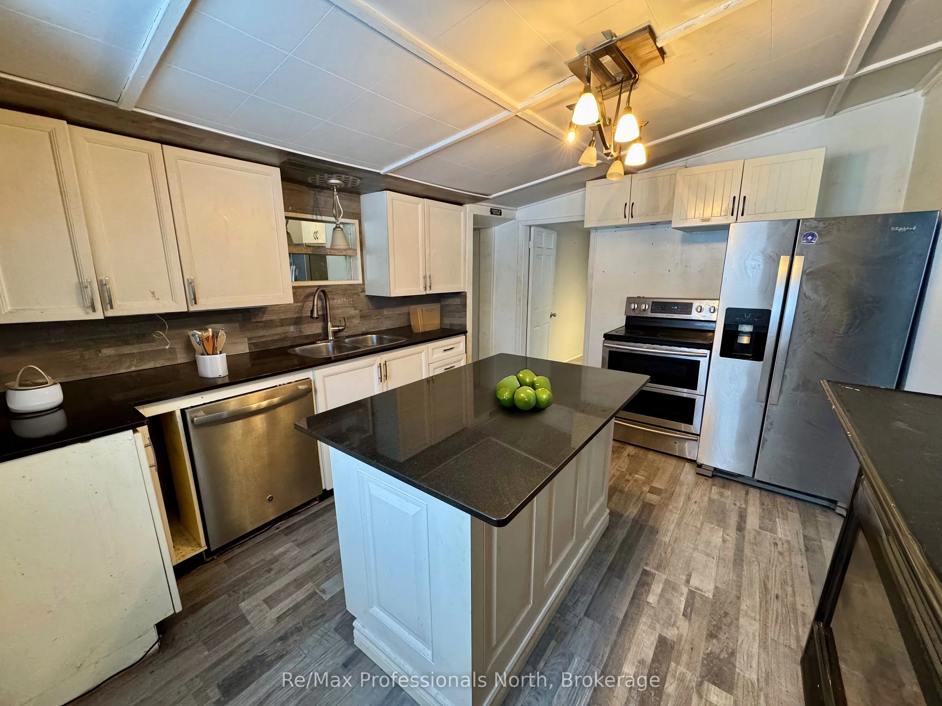 360 MUSKOKA BEACH Road