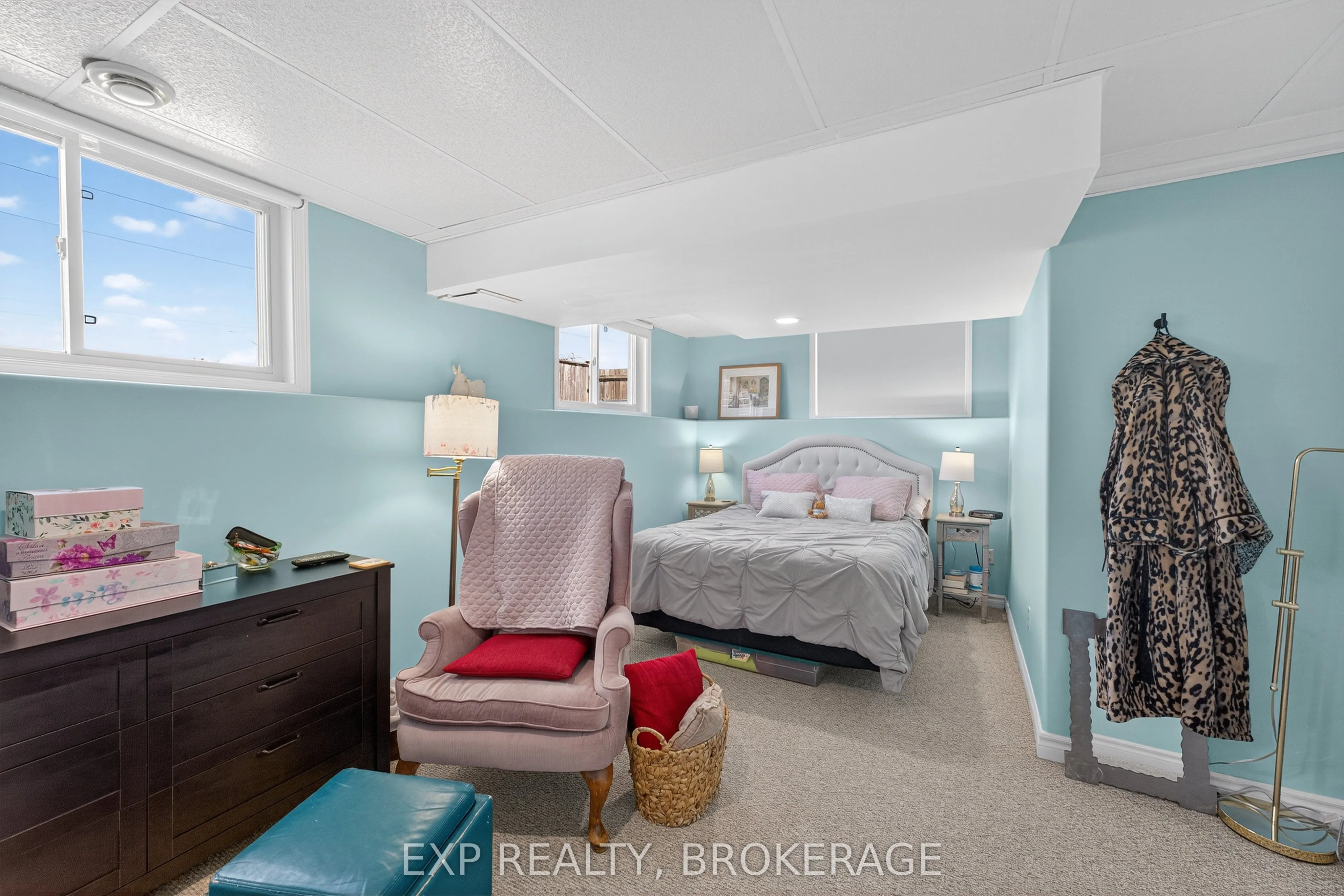 790 PEACHWOOD Street