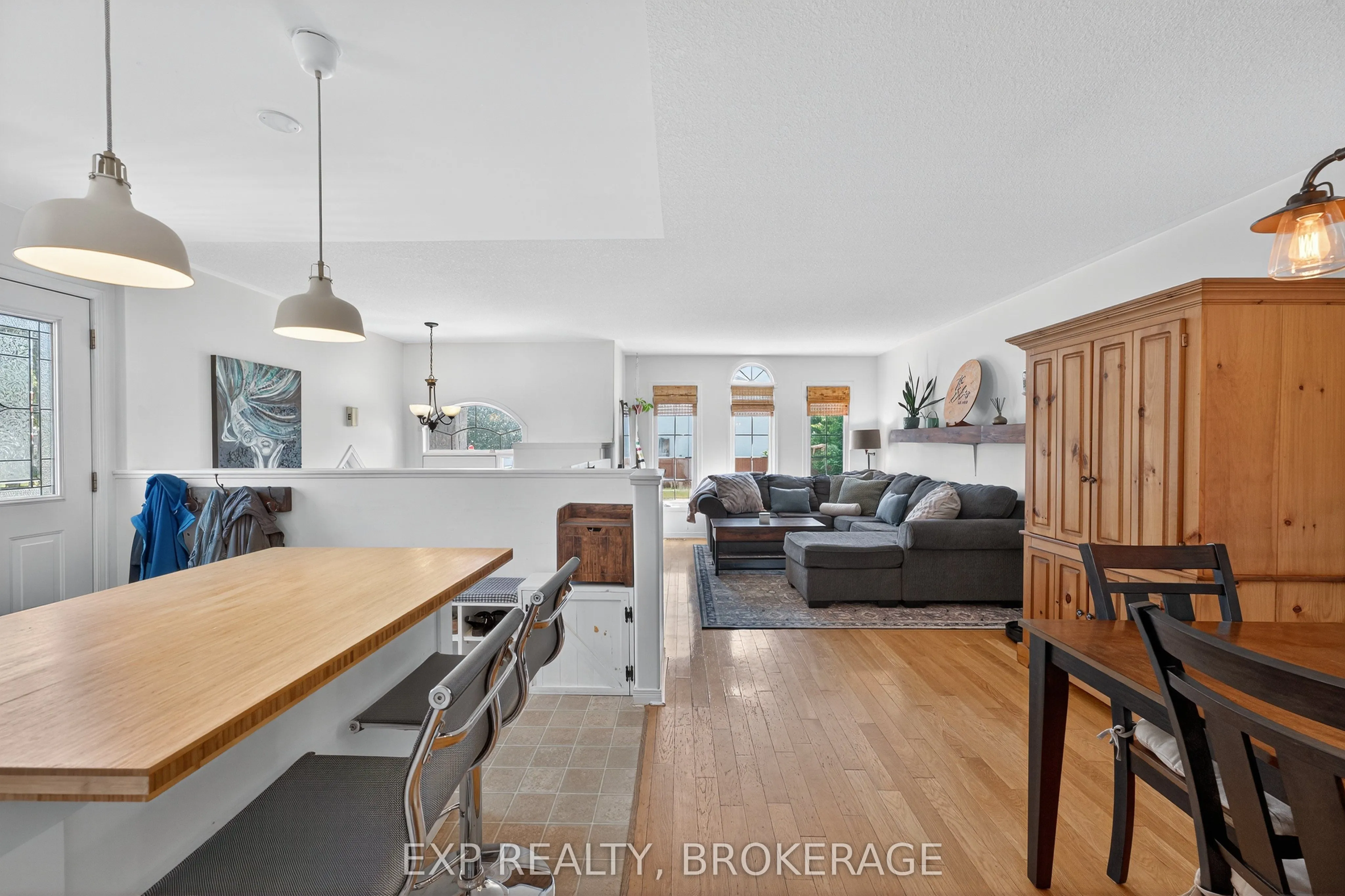 790 PEACHWOOD Street