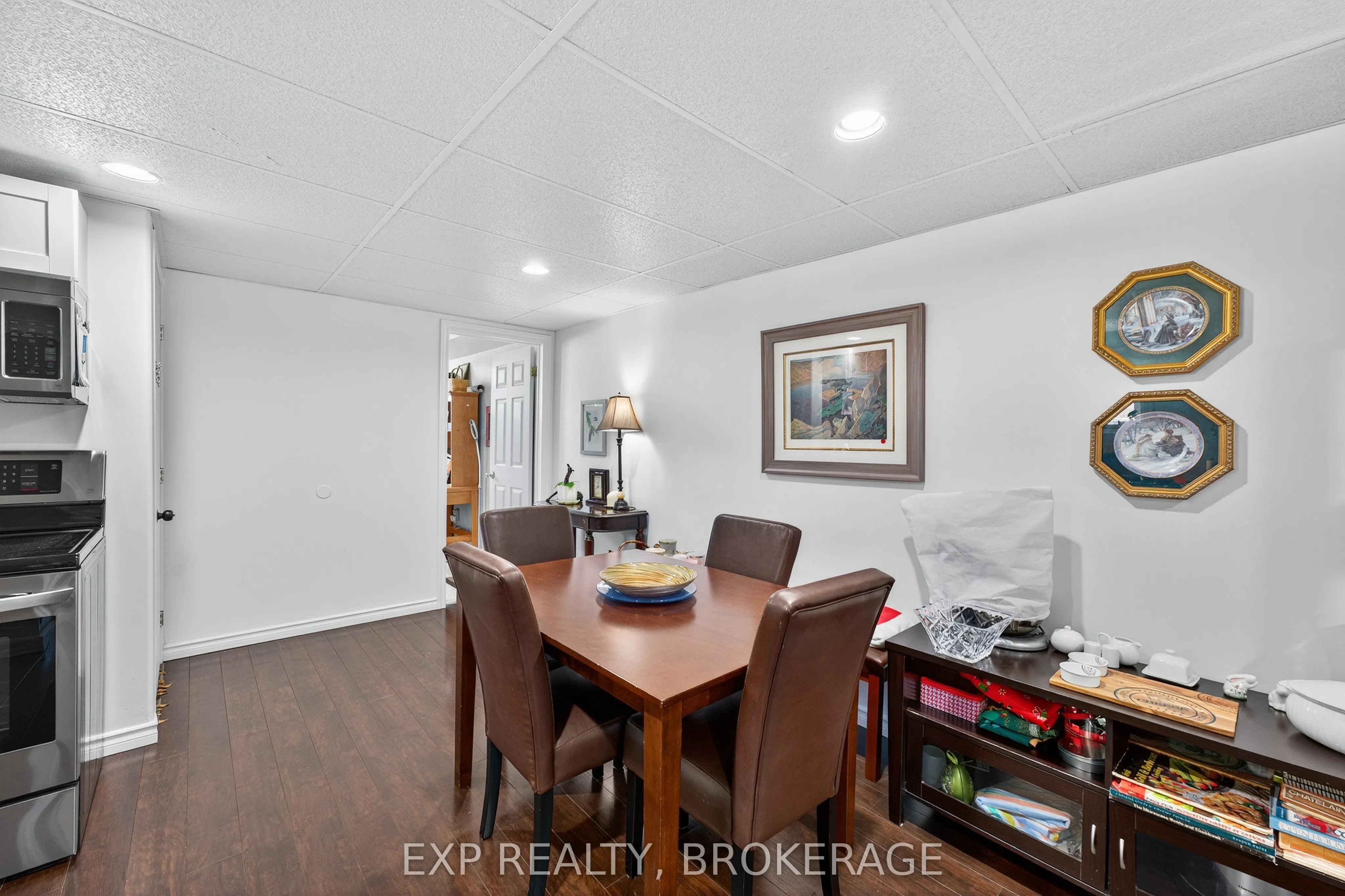 790 PEACHWOOD Street