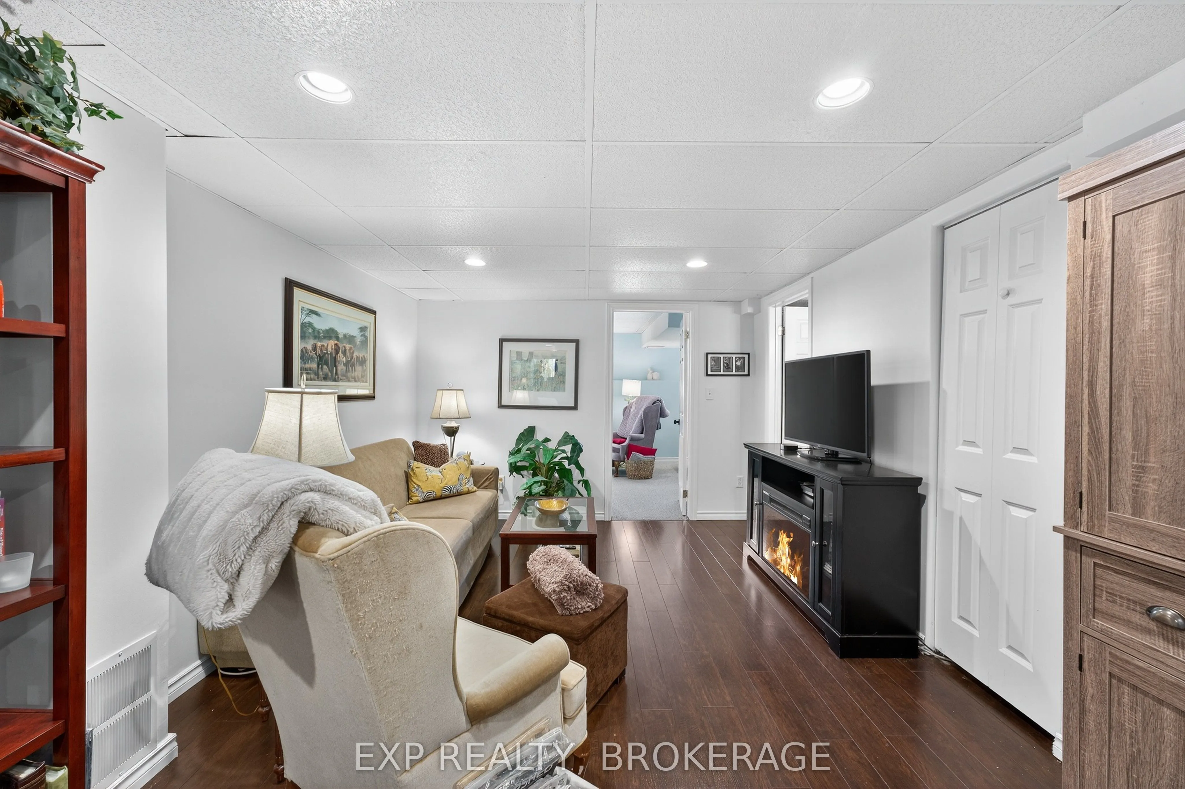 790 PEACHWOOD Street