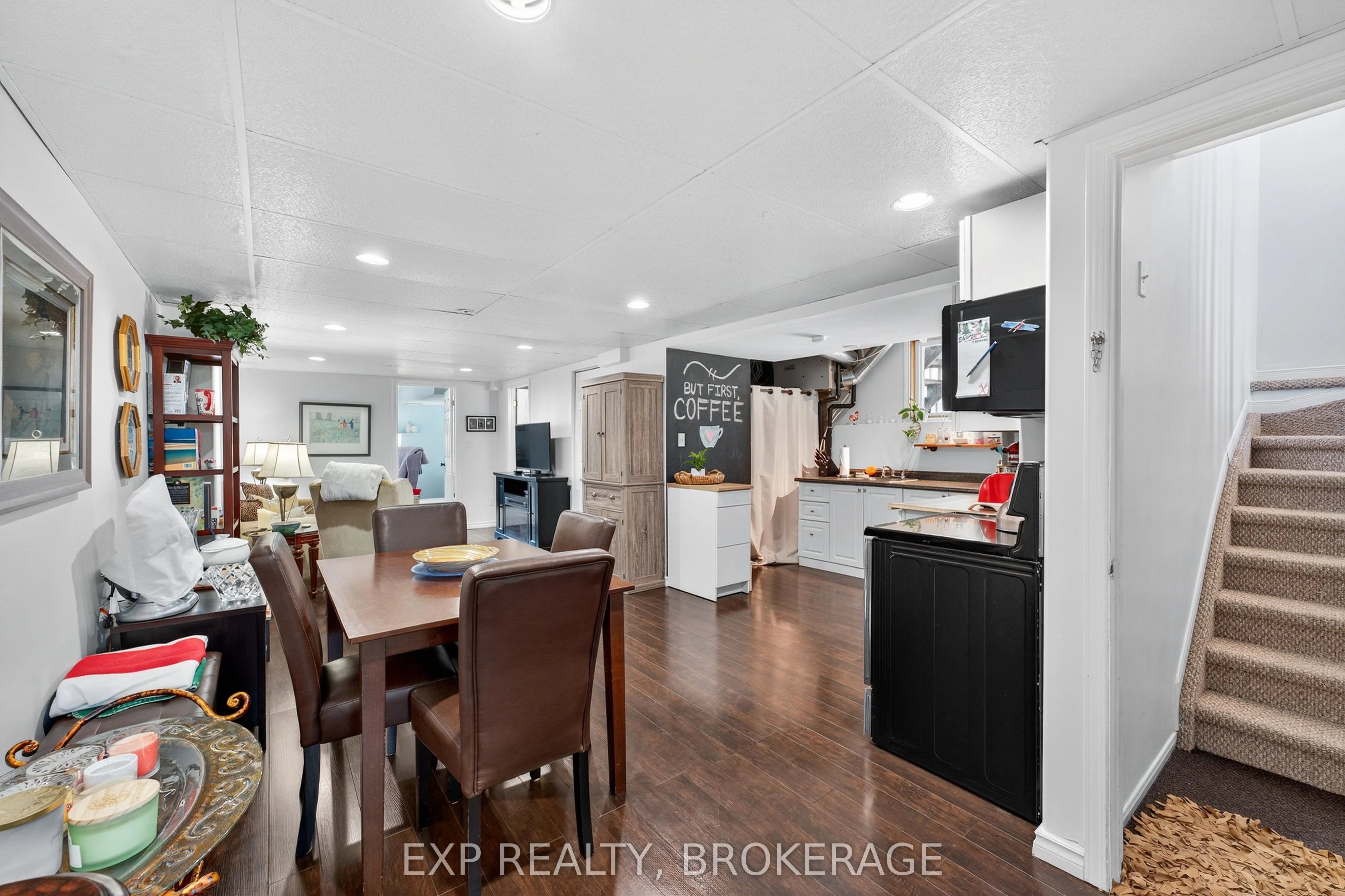 790 PEACHWOOD Street