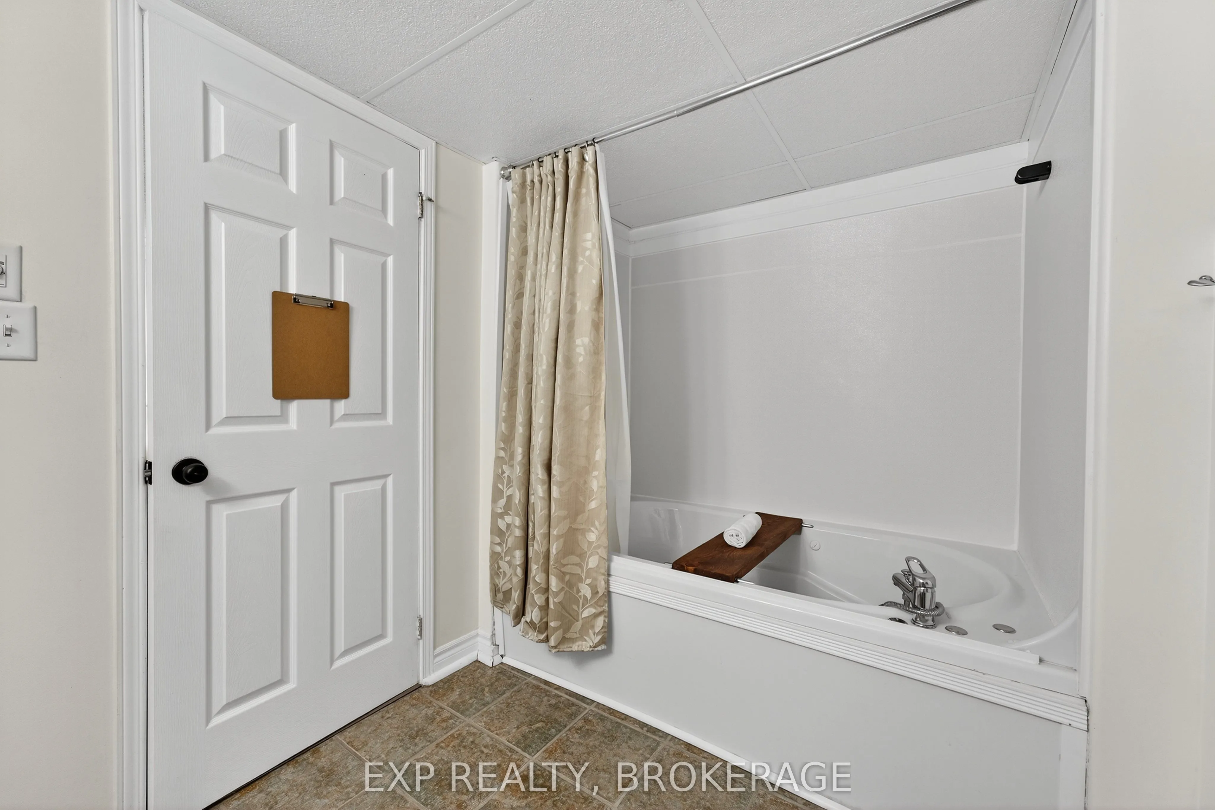 790 PEACHWOOD Street