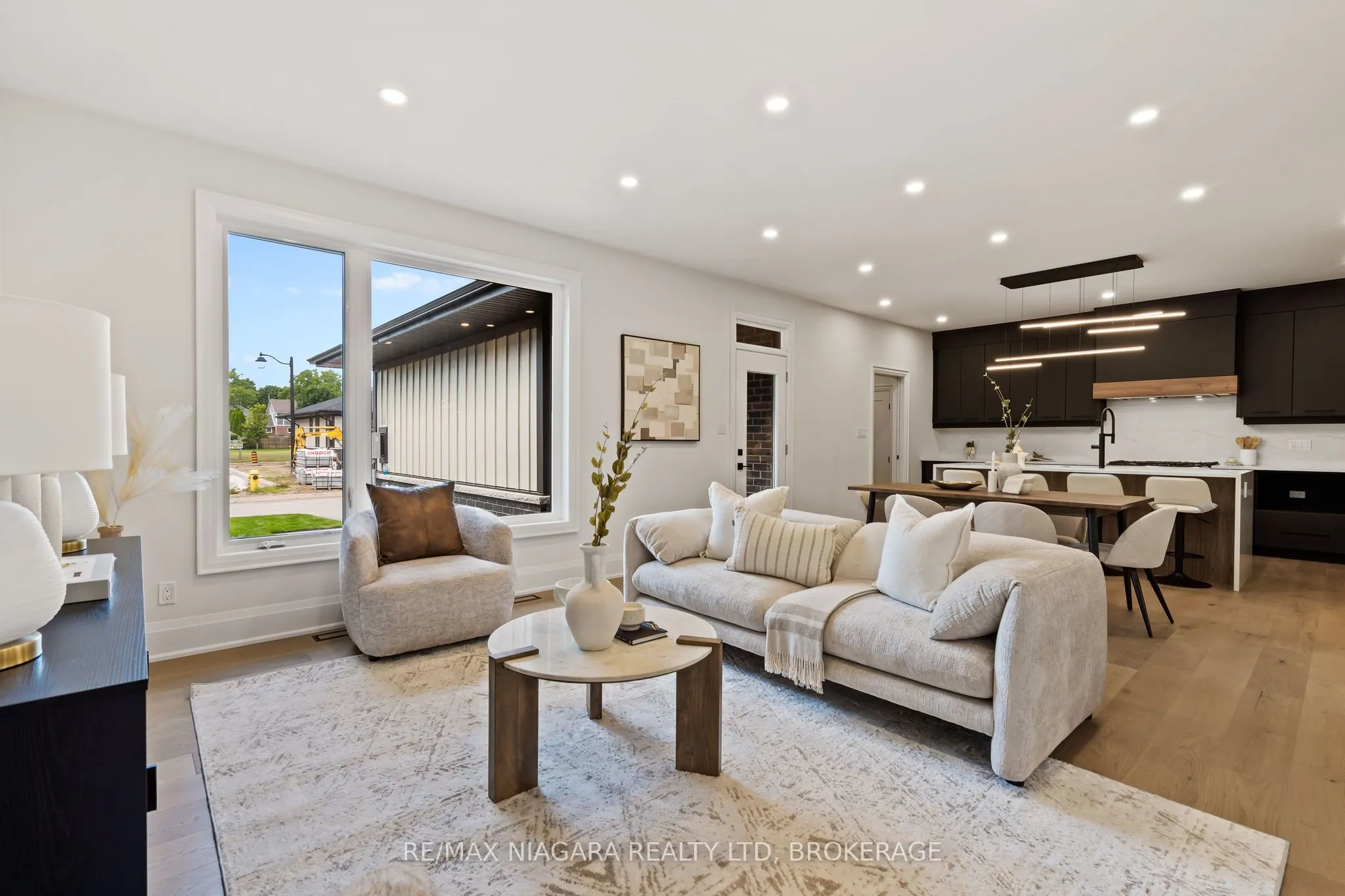 16 Accursi Crescent