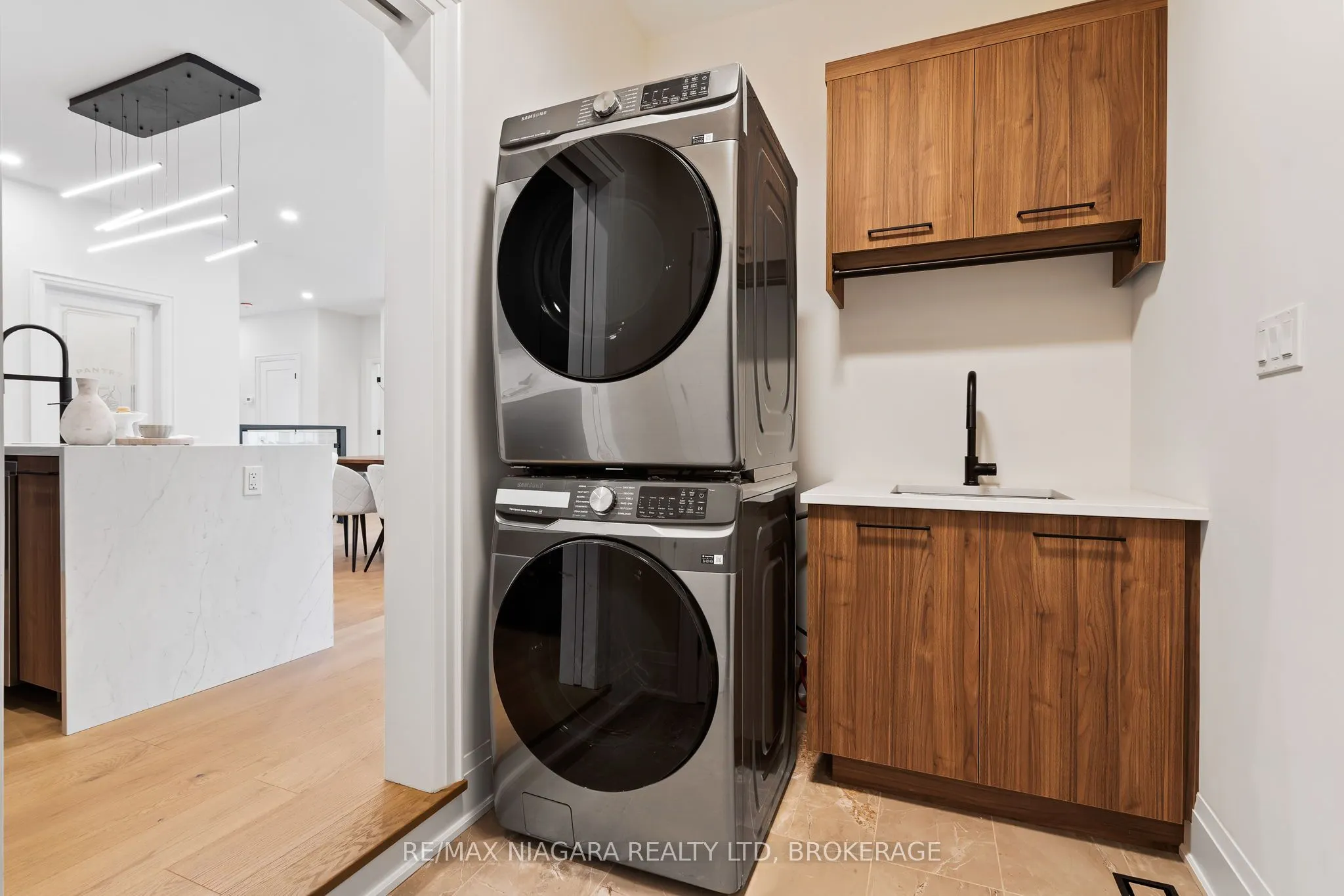 16 Accursi Crescent