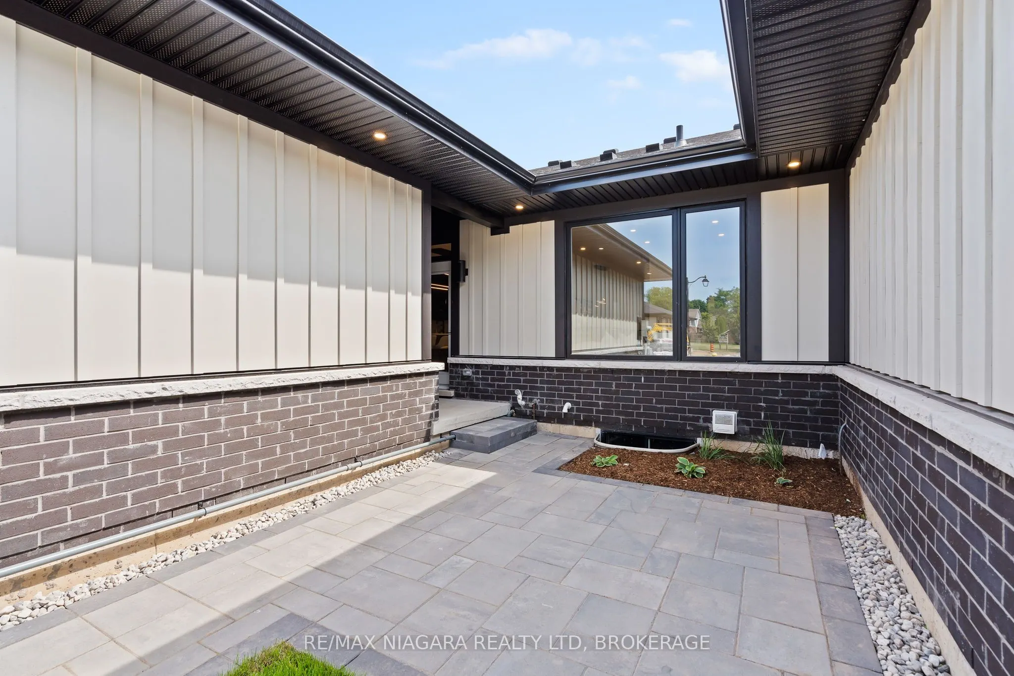 16 Accursi Crescent
