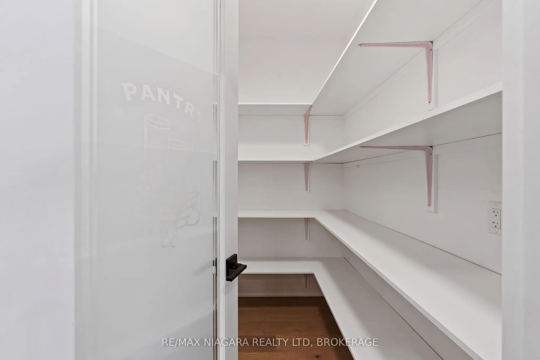 16 Accursi Crescent
