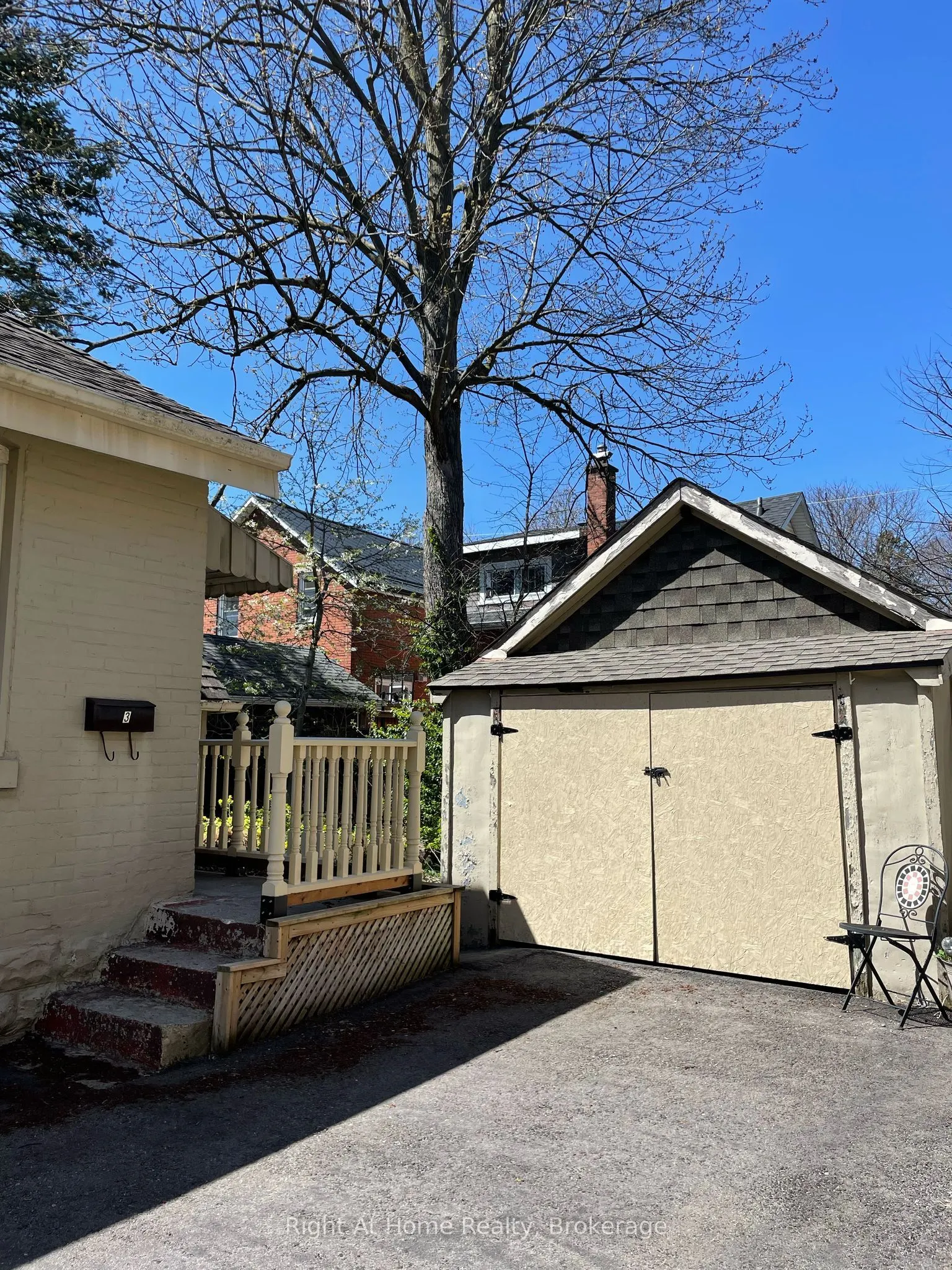 80 Byron Avenue E