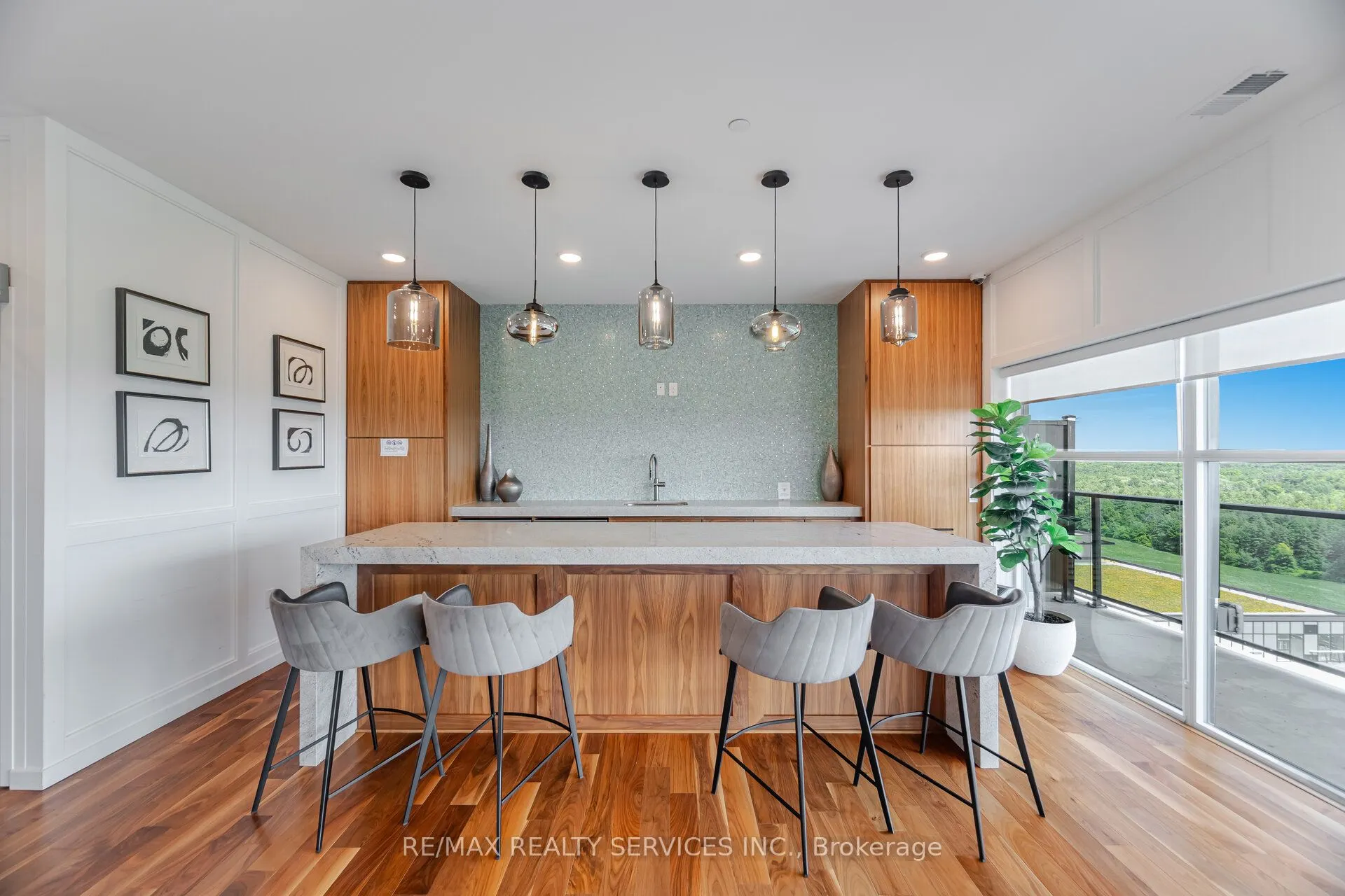 1880 Gordon Street, #605