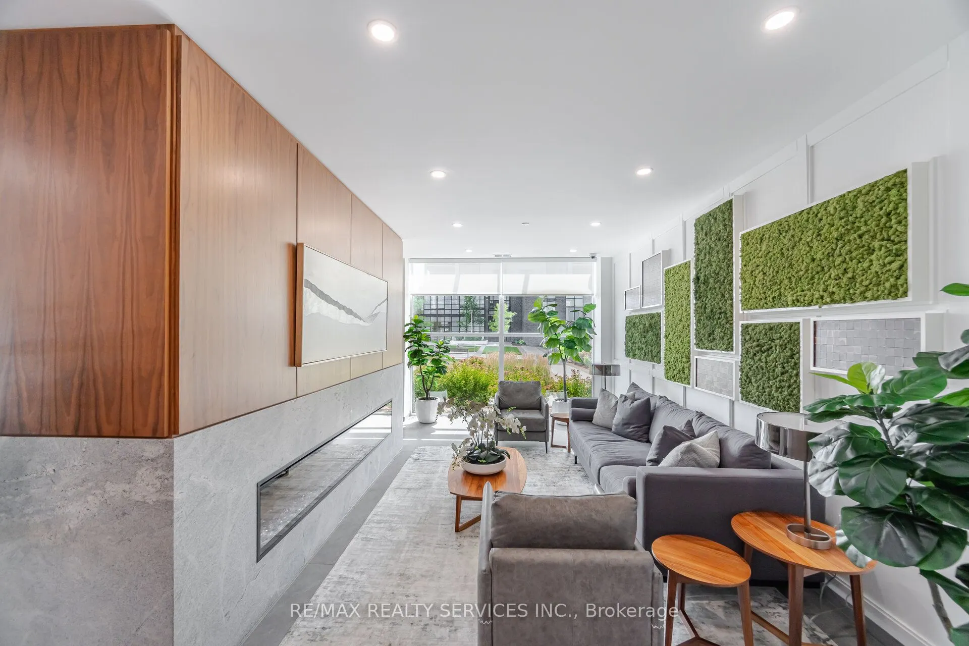 1880 Gordon Street, #605