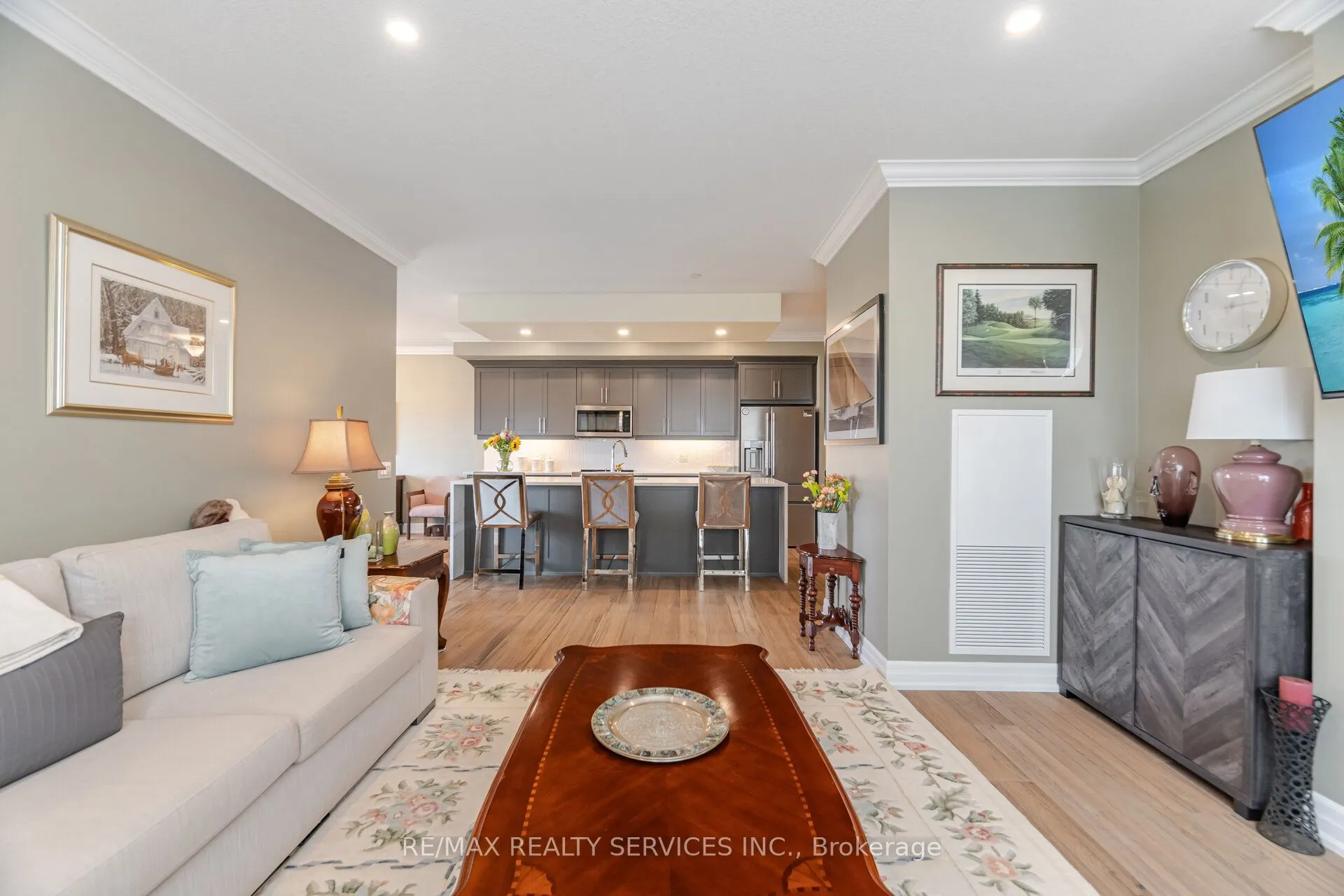 1880 Gordon Street, #605