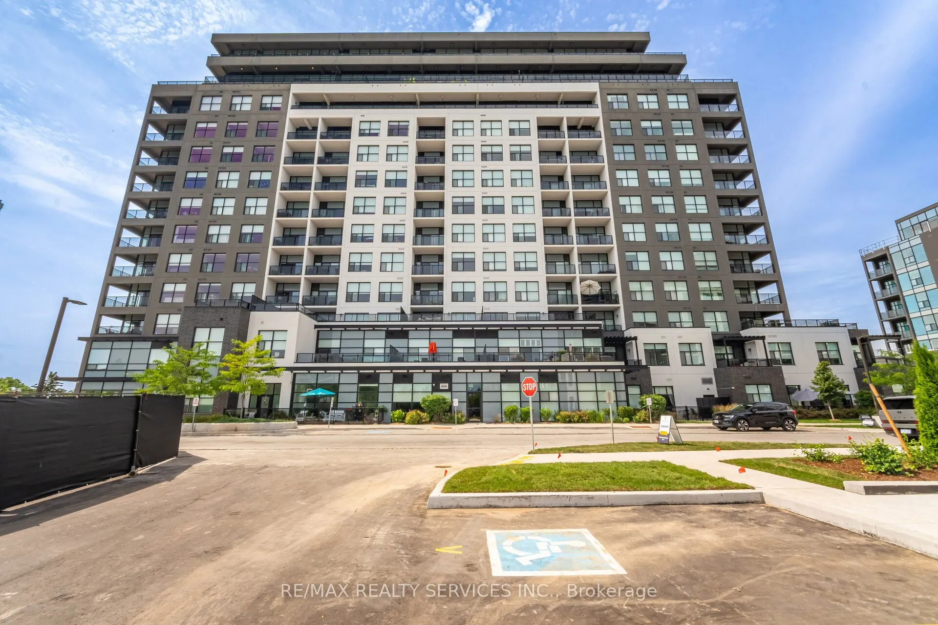 1880 Gordon Street, #605