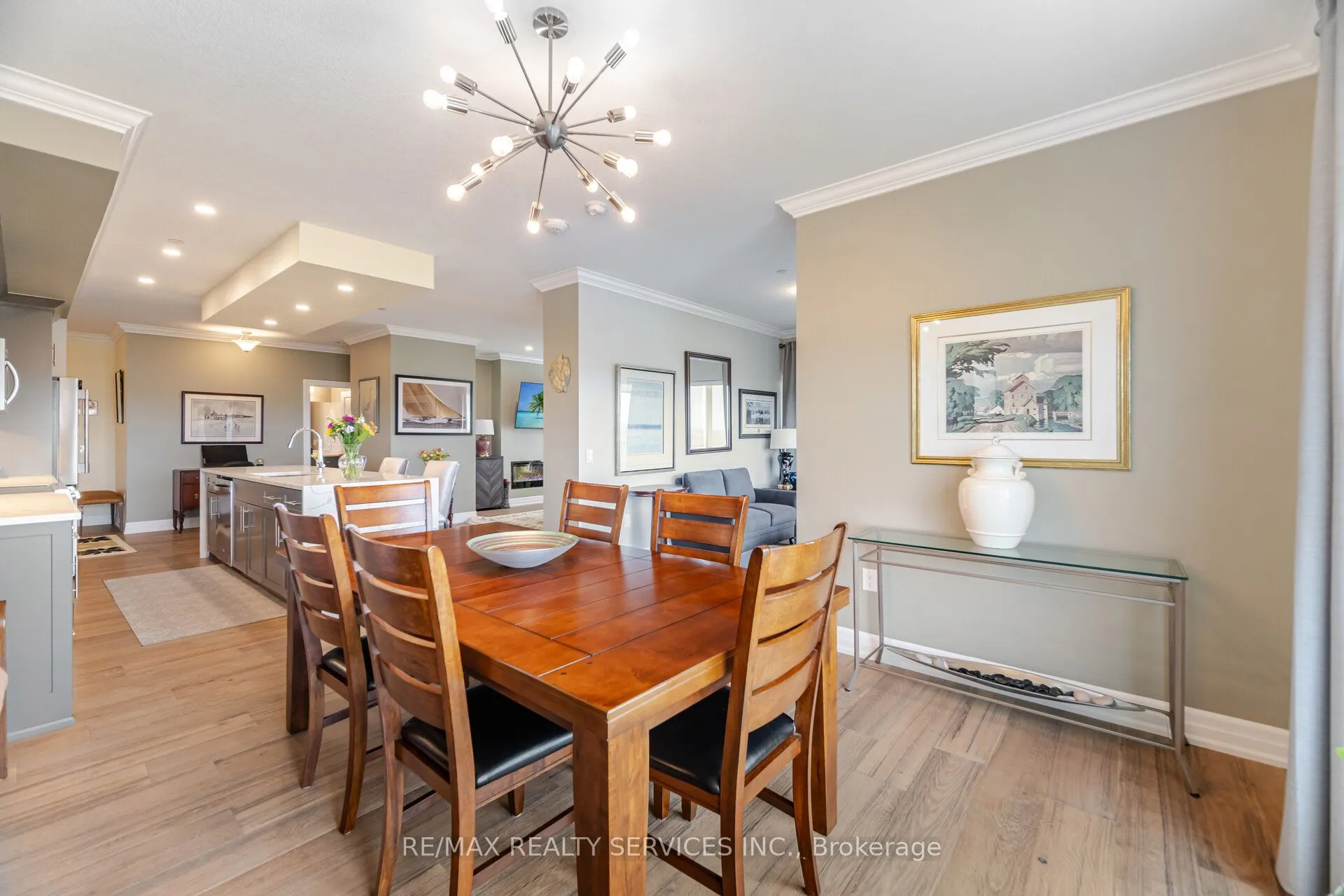 1880 Gordon Street, #605