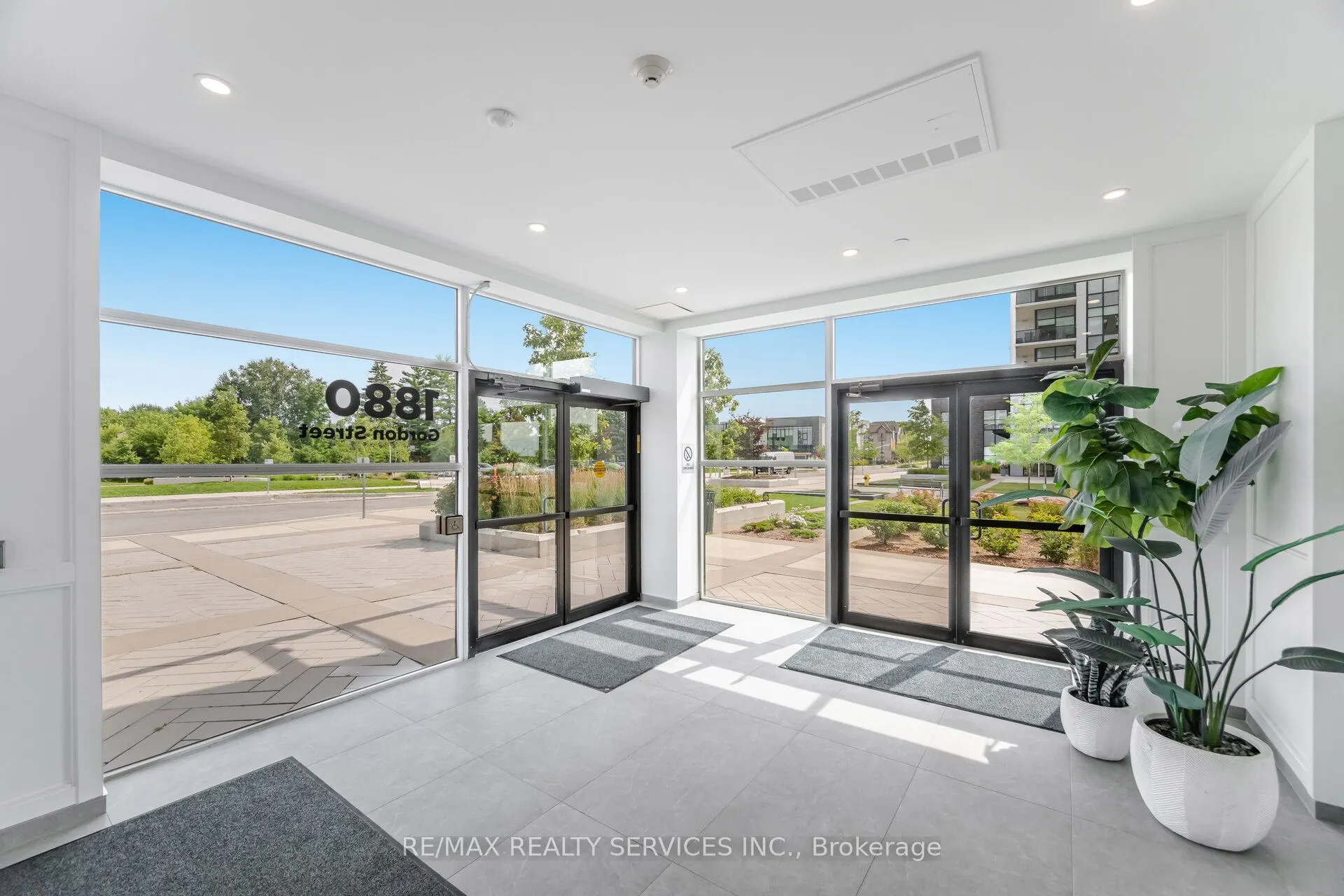 1880 Gordon Street, #605