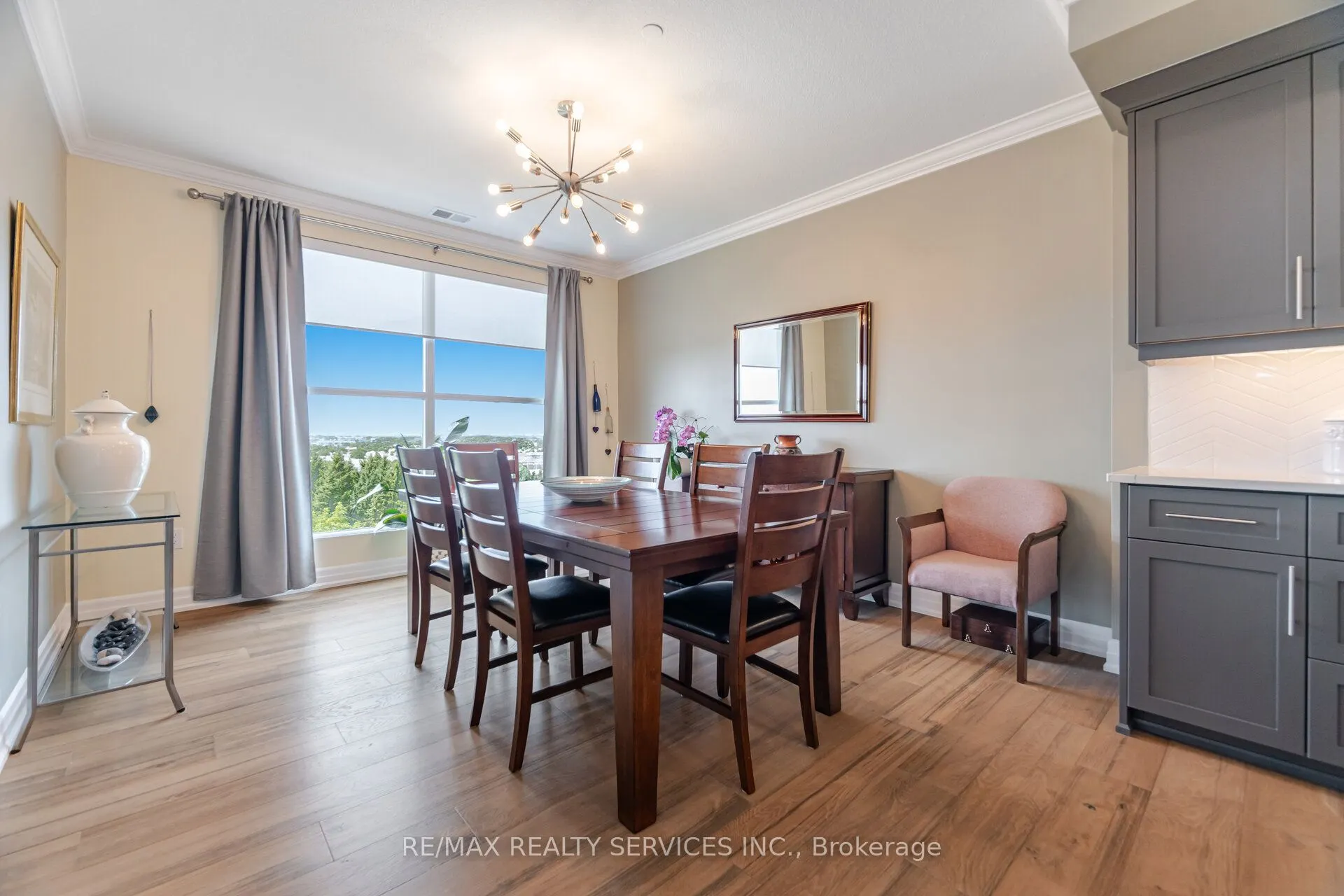 1880 Gordon Street, #605