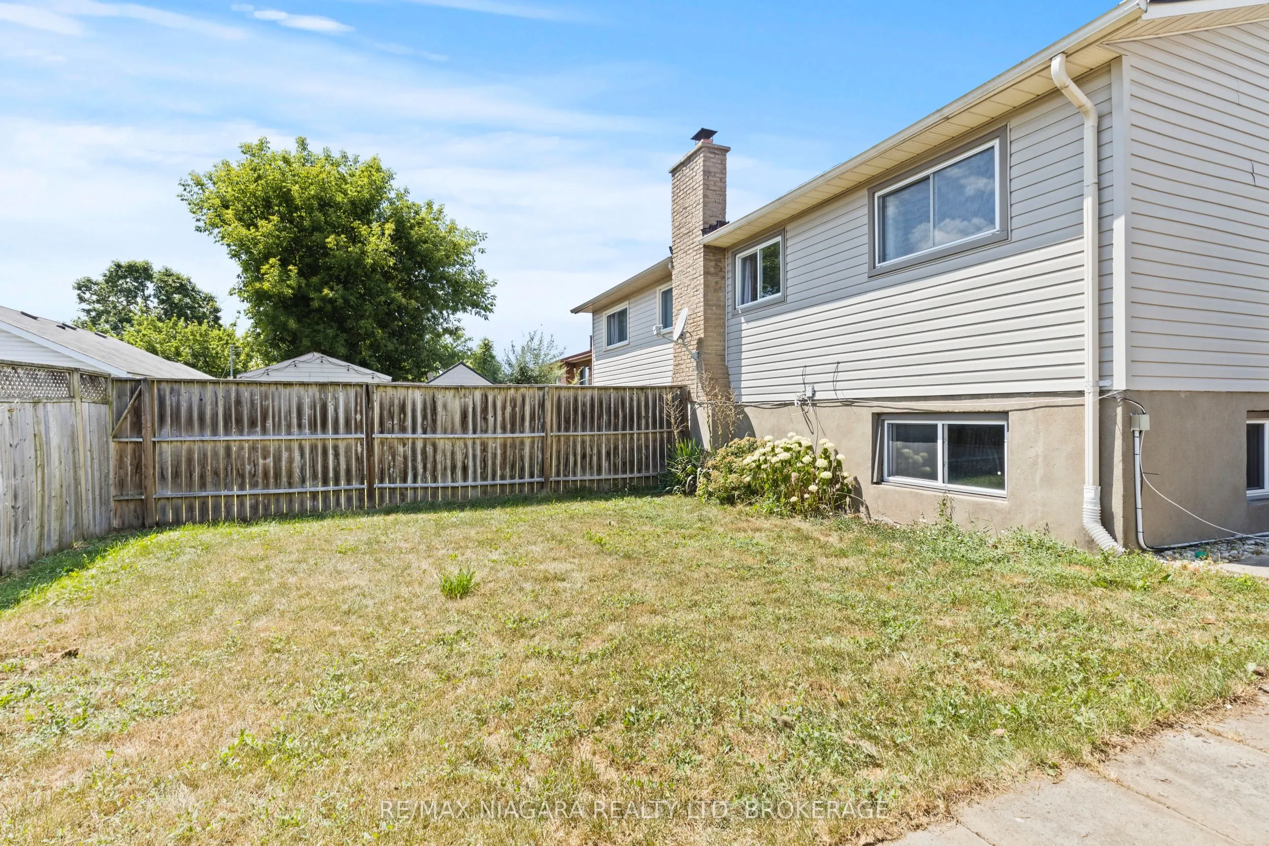 8 Dodds Court