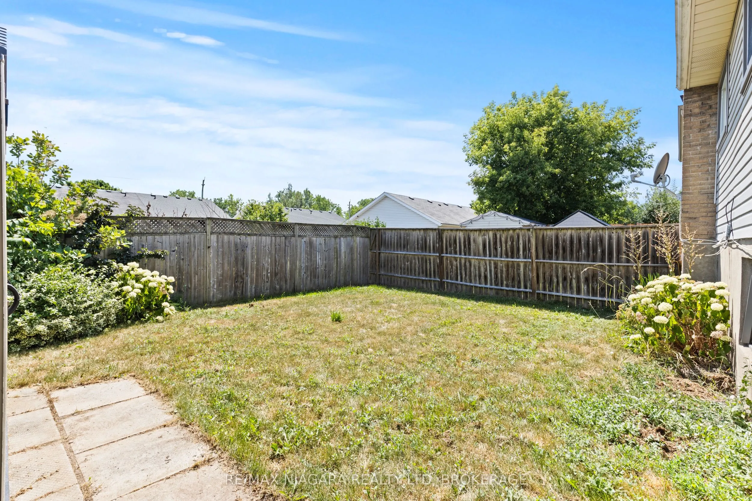 8 Dodds Court