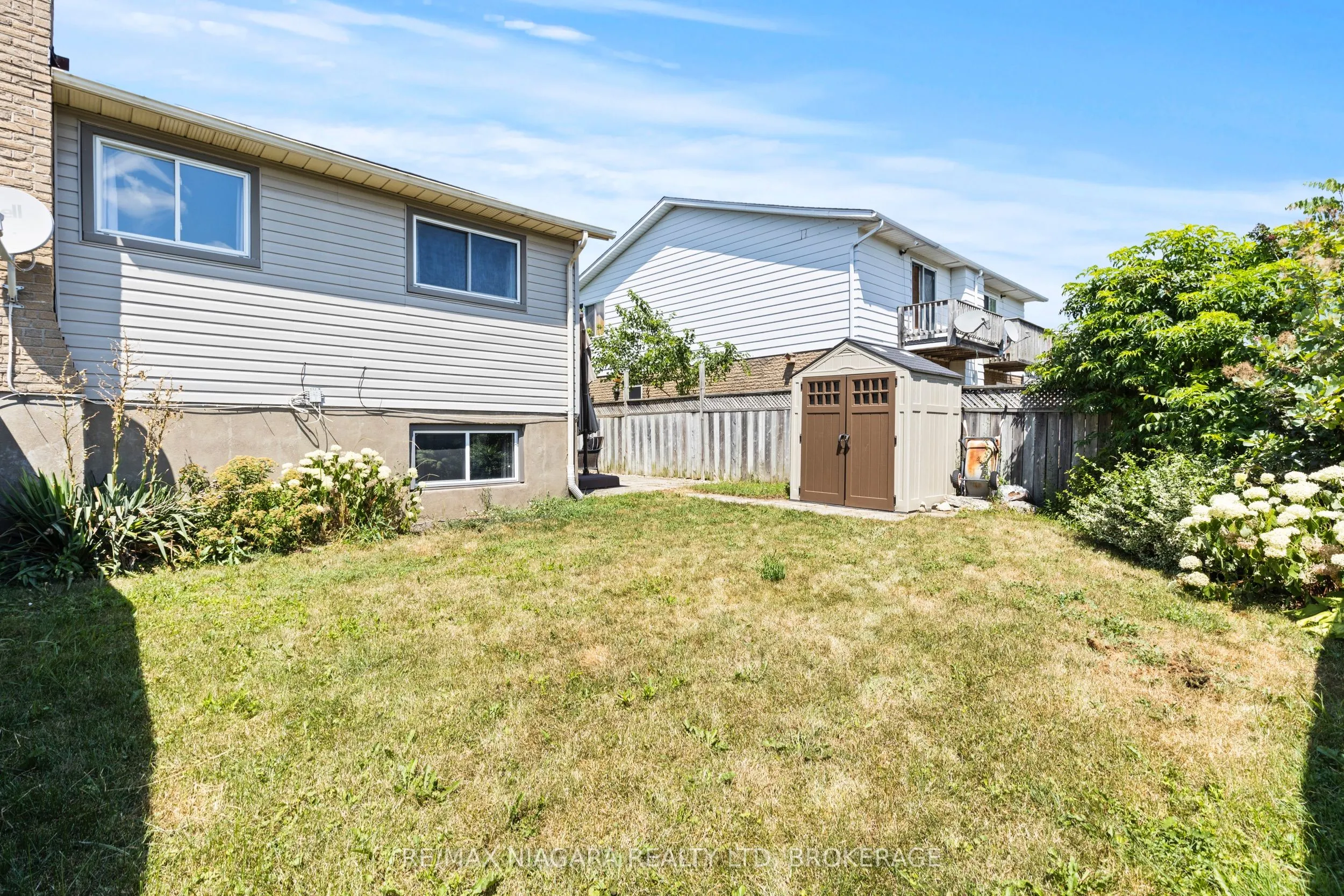 8 Dodds Court