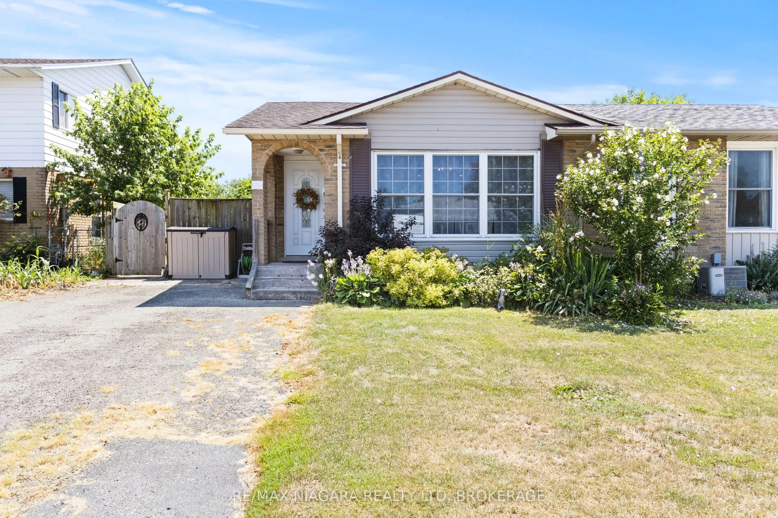 8 Dodds Court