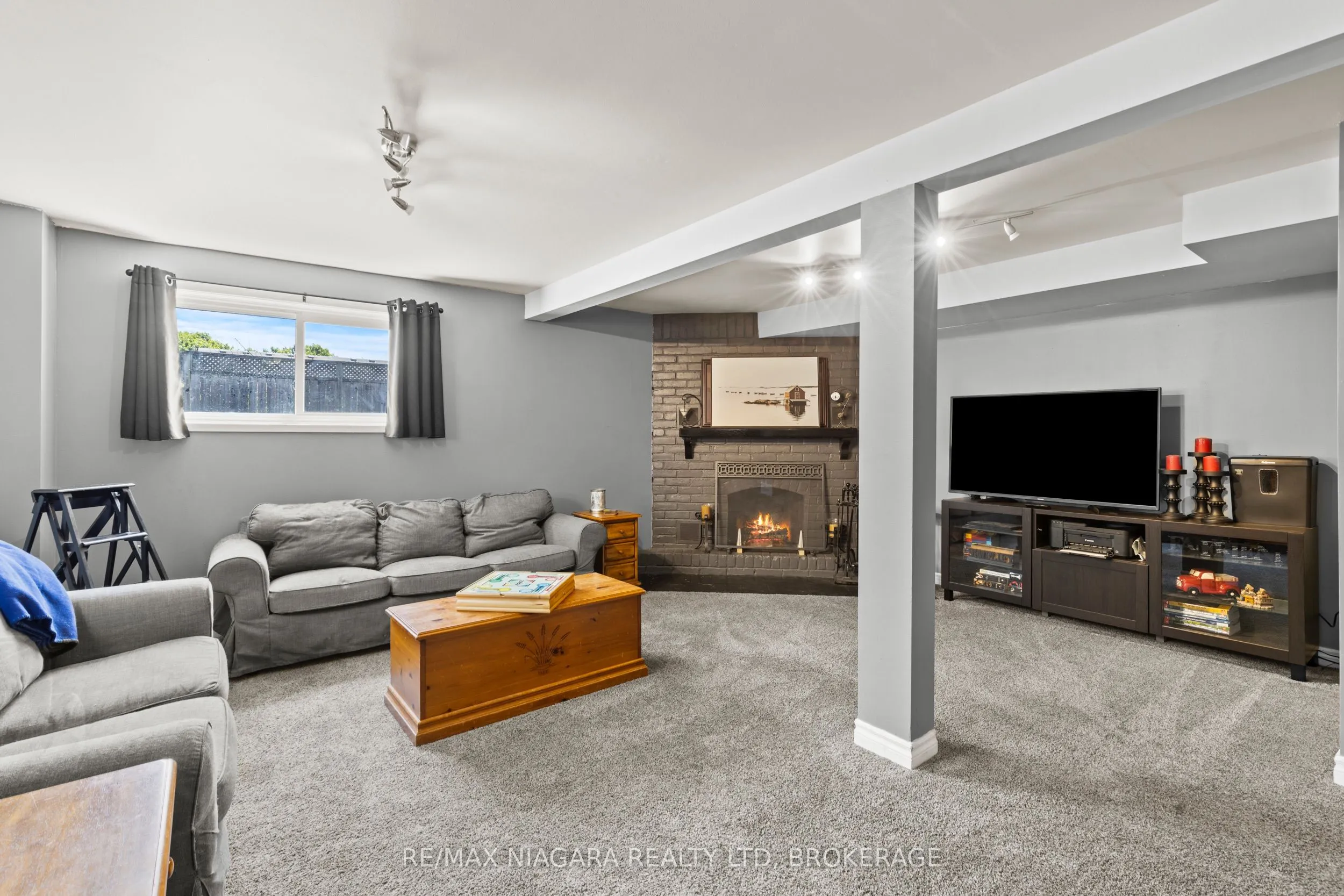 8 Dodds Court