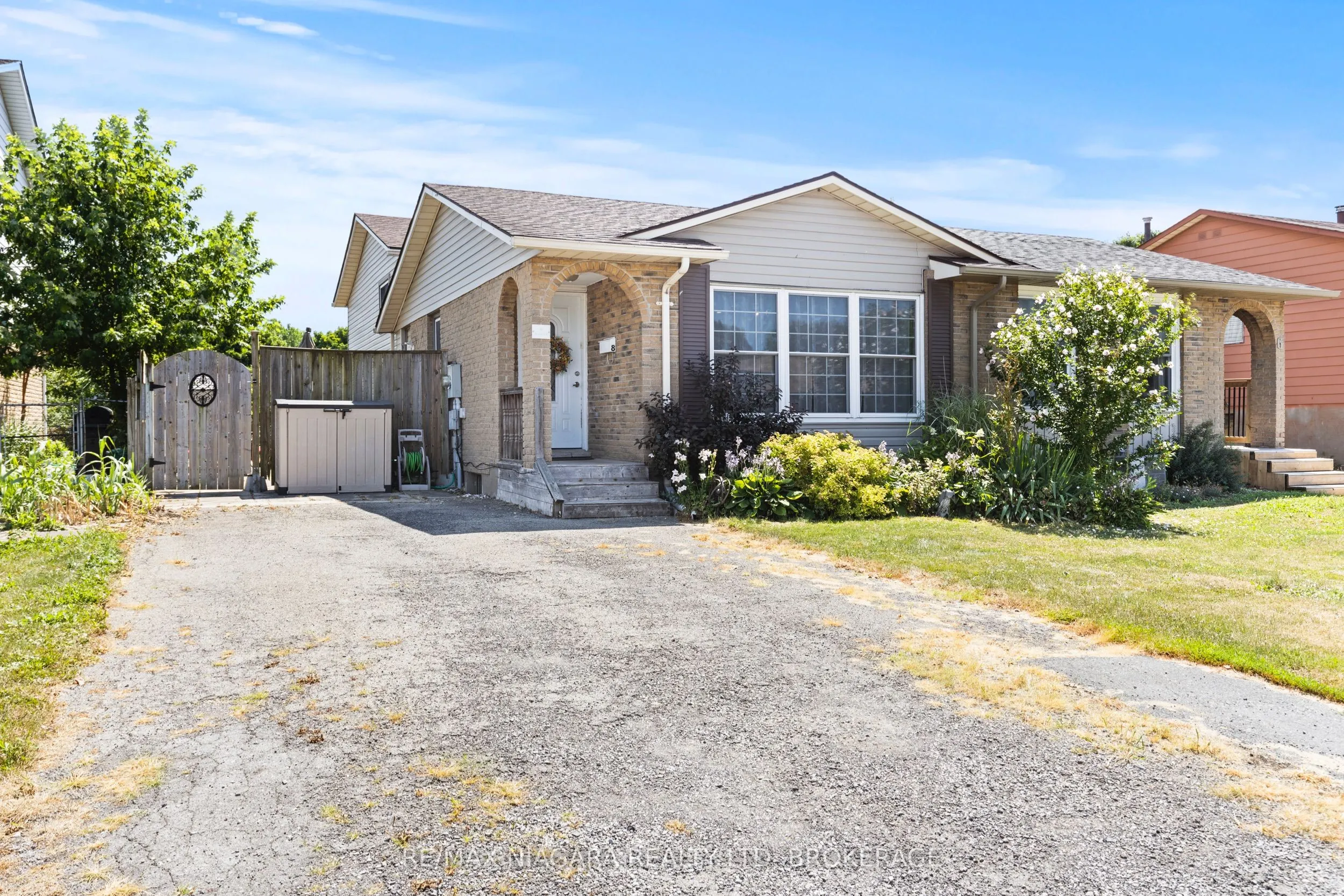 8 Dodds Court
