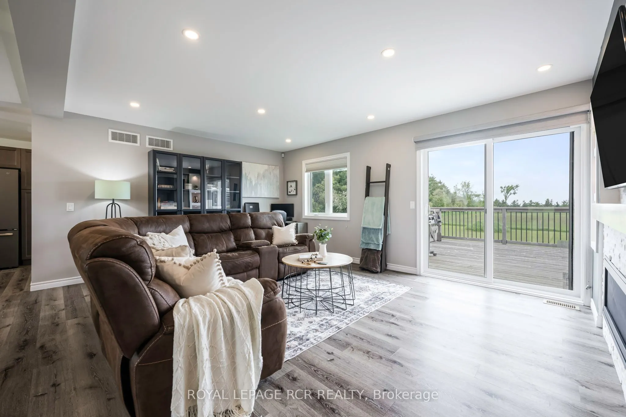 384345 Sideroad 20
