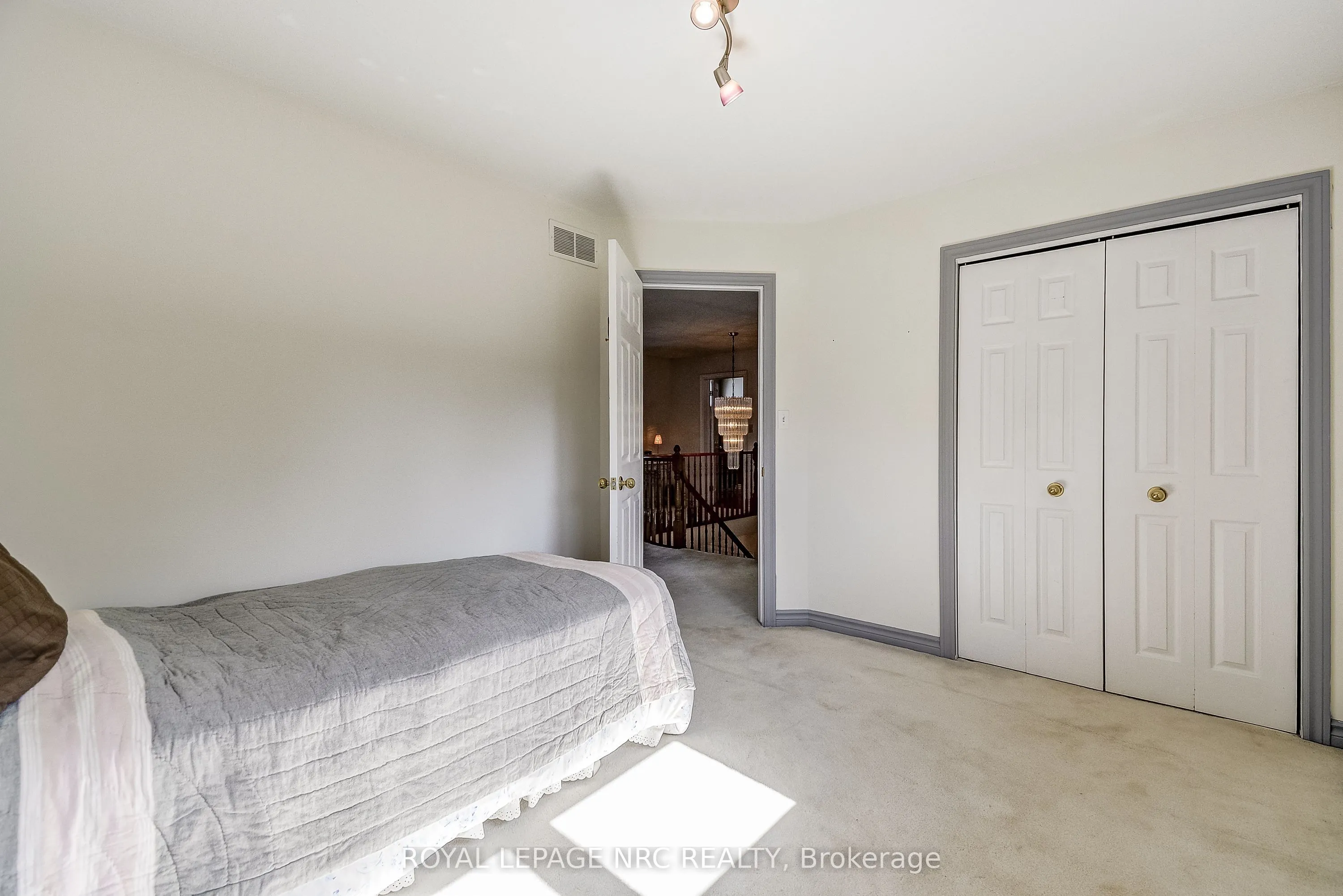 8 Hearth Court