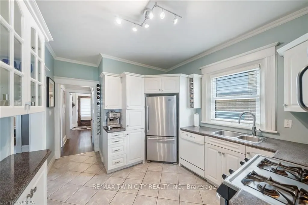 47 Mountain Park Avenue