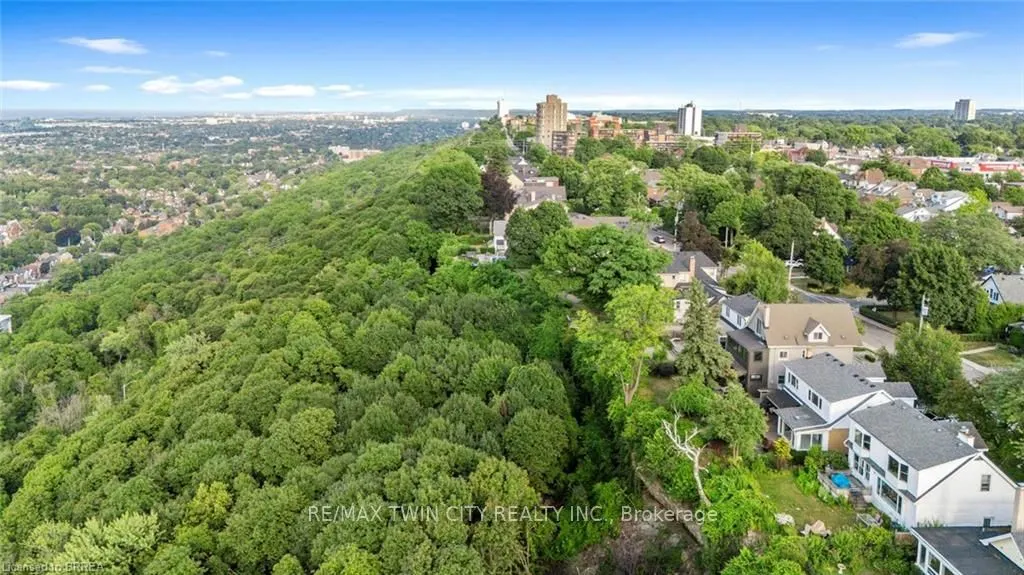 47 Mountain Park Avenue
