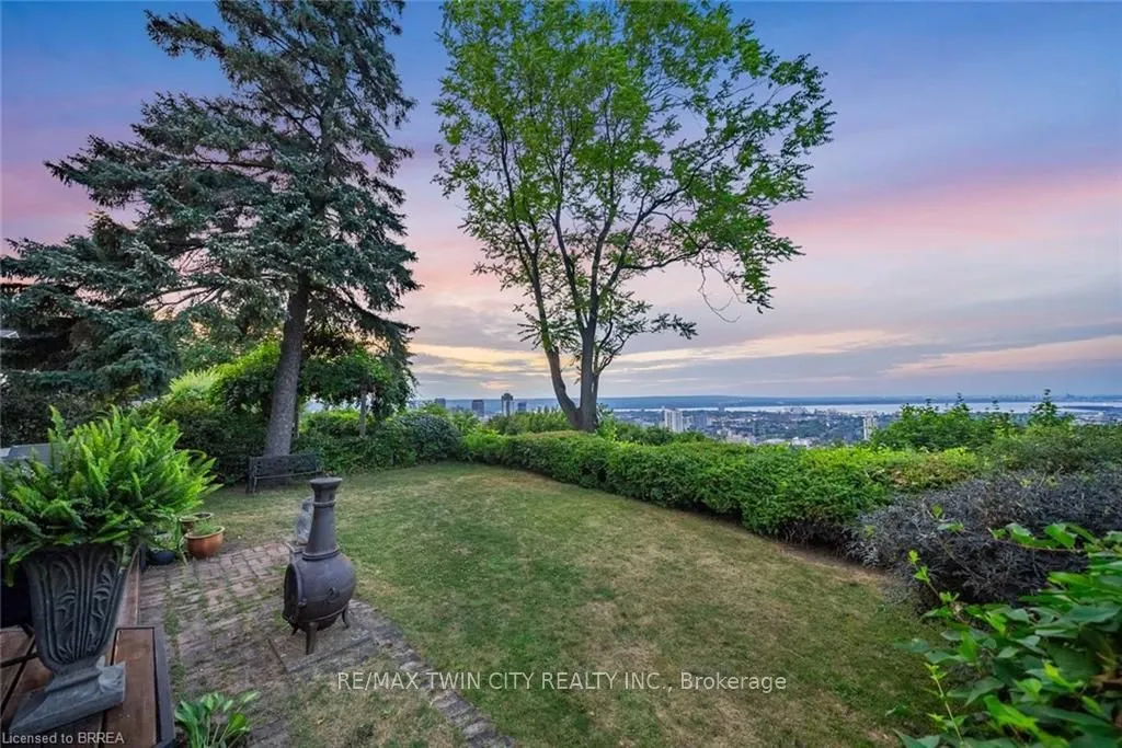 47 Mountain Park Avenue