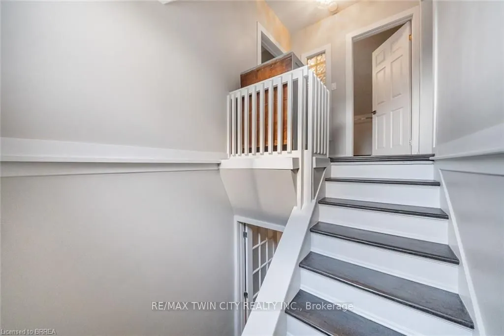 47 Mountain Park Avenue