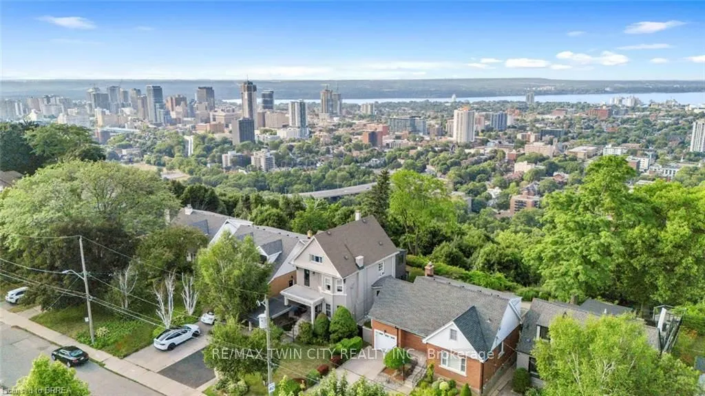 47 Mountain Park Avenue