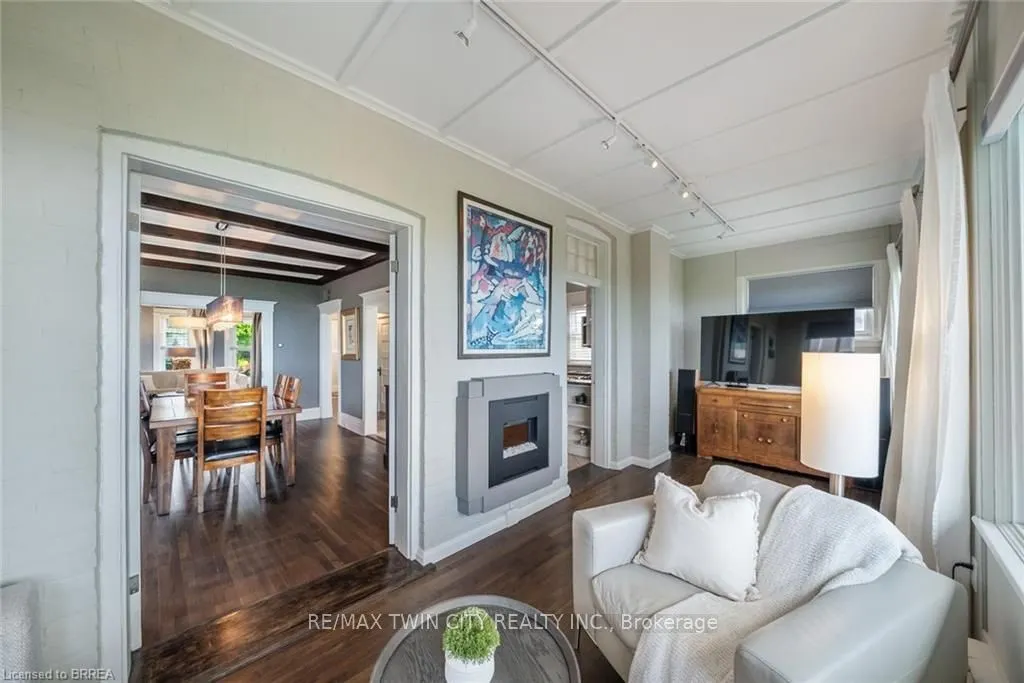 47 Mountain Park Avenue