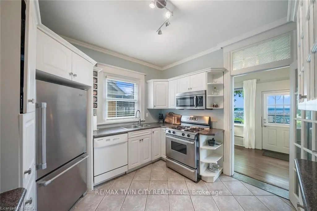 47 Mountain Park Avenue
