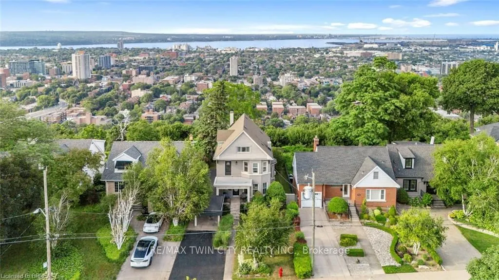 47 Mountain Park Avenue
