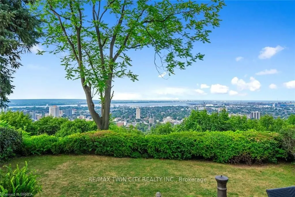47 Mountain Park Avenue