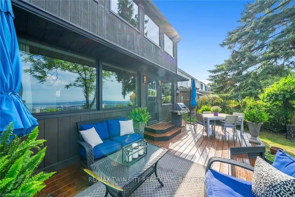 47 Mountain Park Avenue