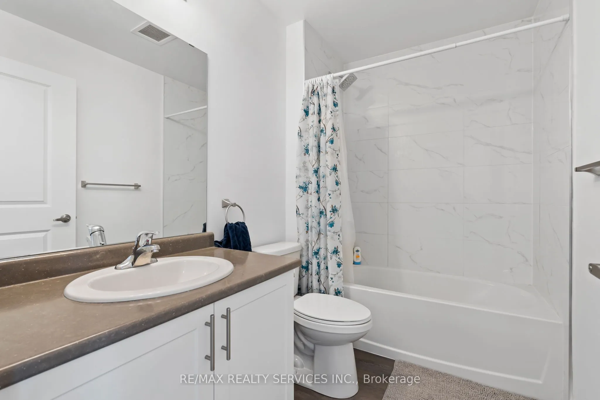 5055 Greenlane Road, #222