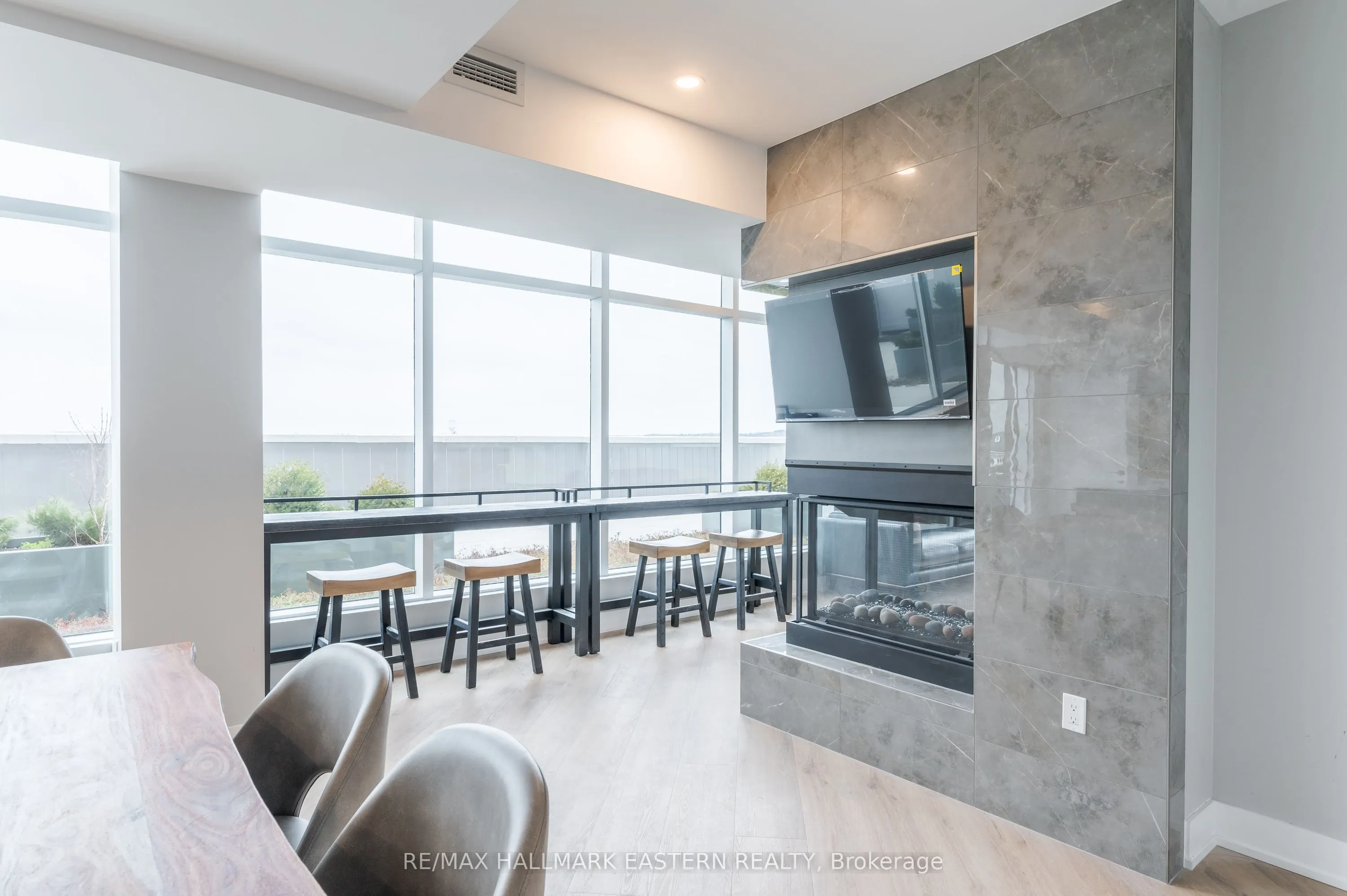 195 Hunter Street E, #505