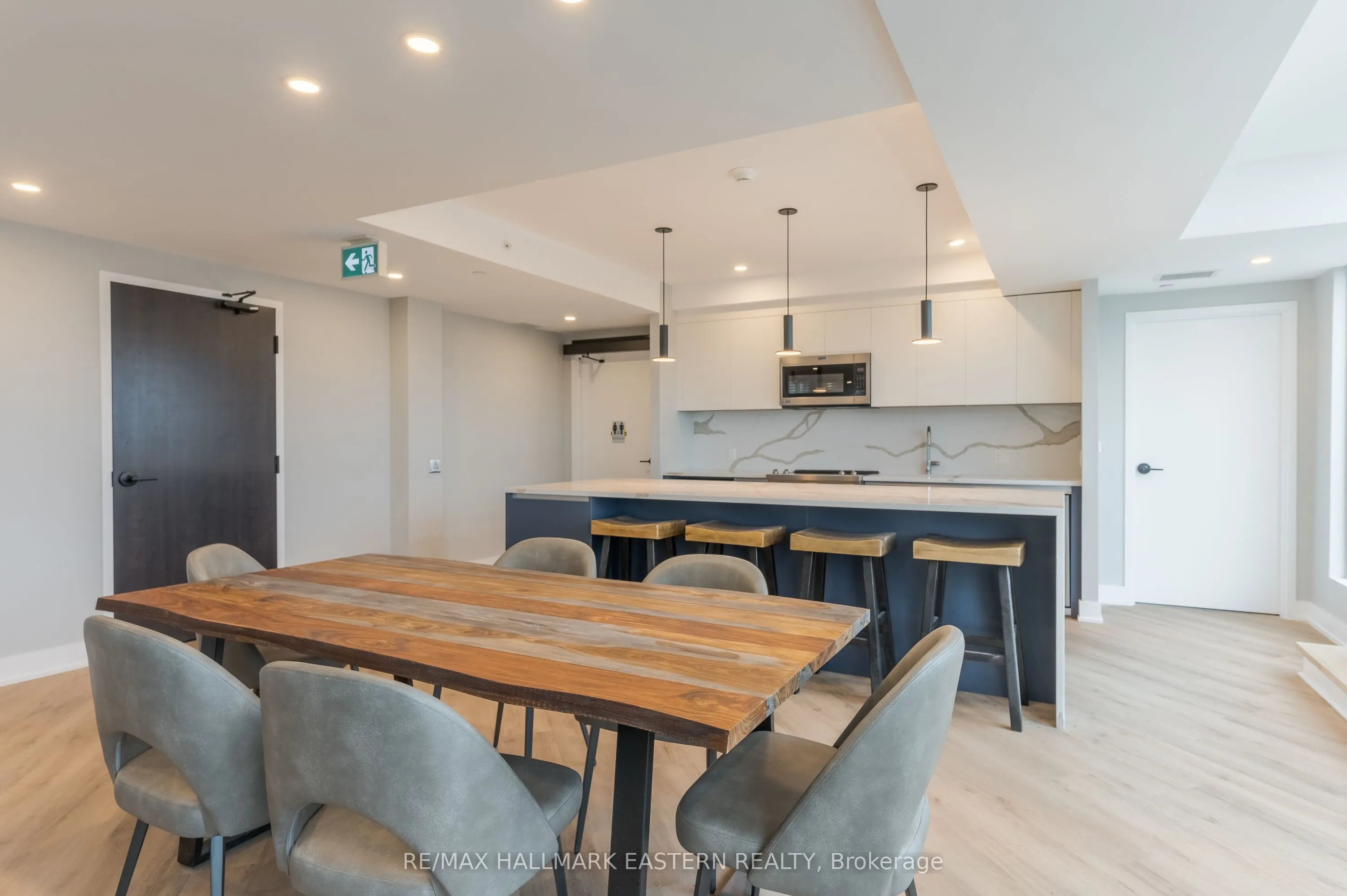 195 Hunter Street E, #505