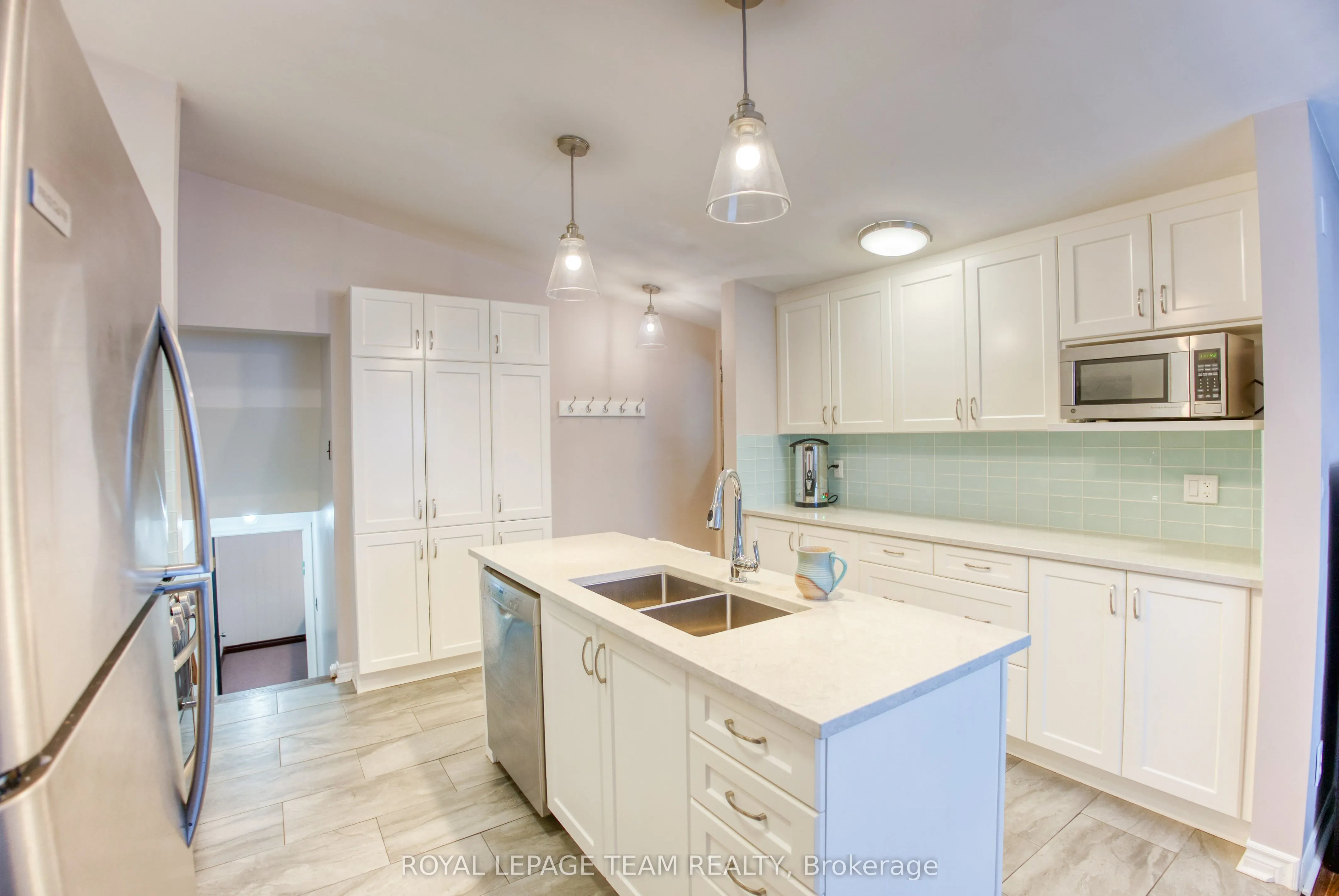 2010 Featherston Drive