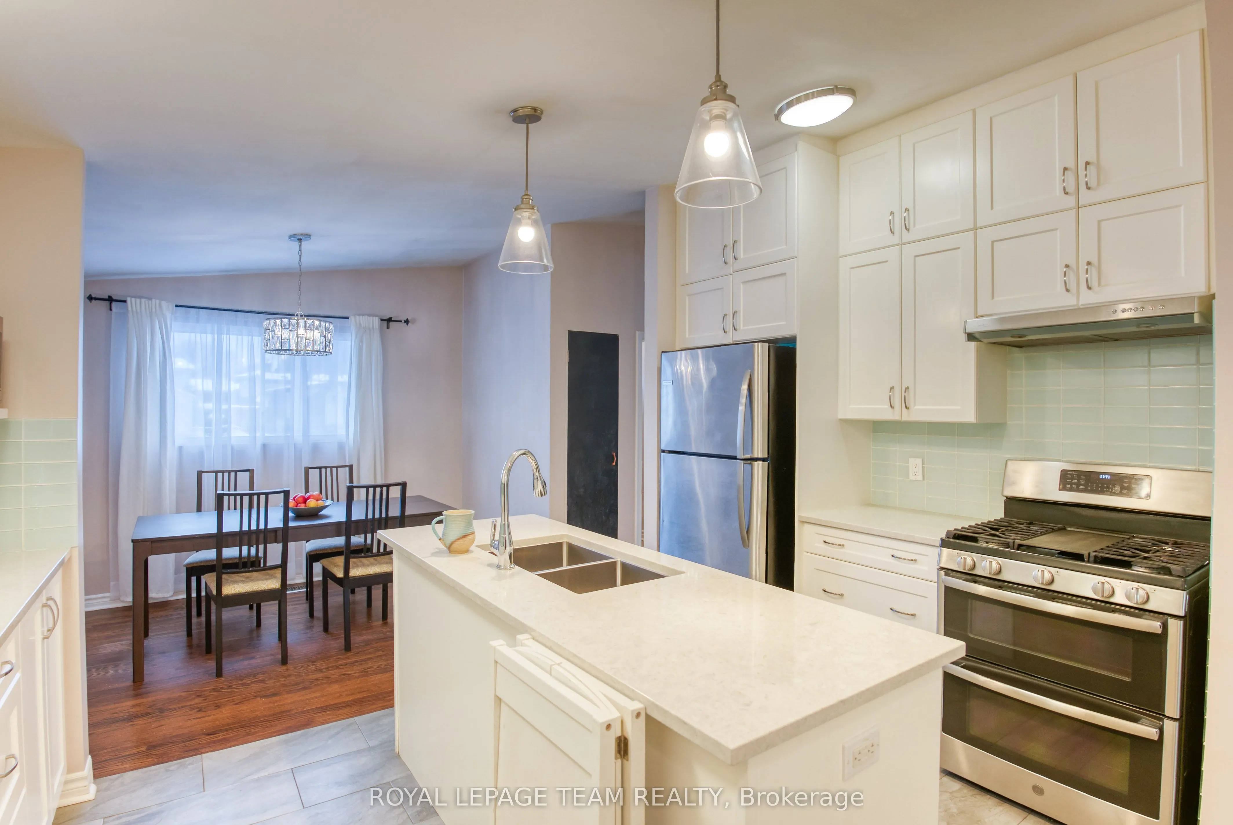 2010 Featherston Drive