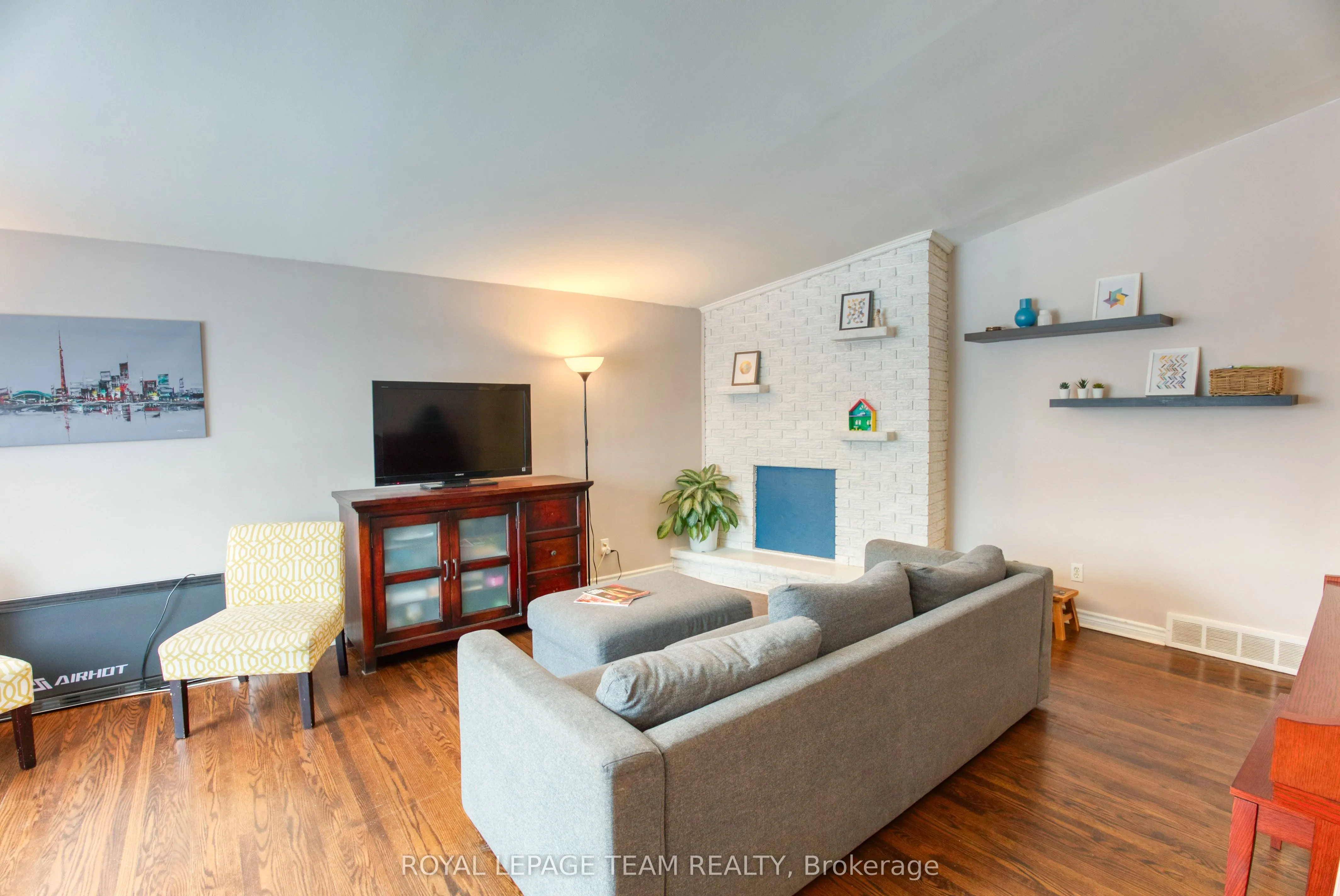 2010 Featherston Drive