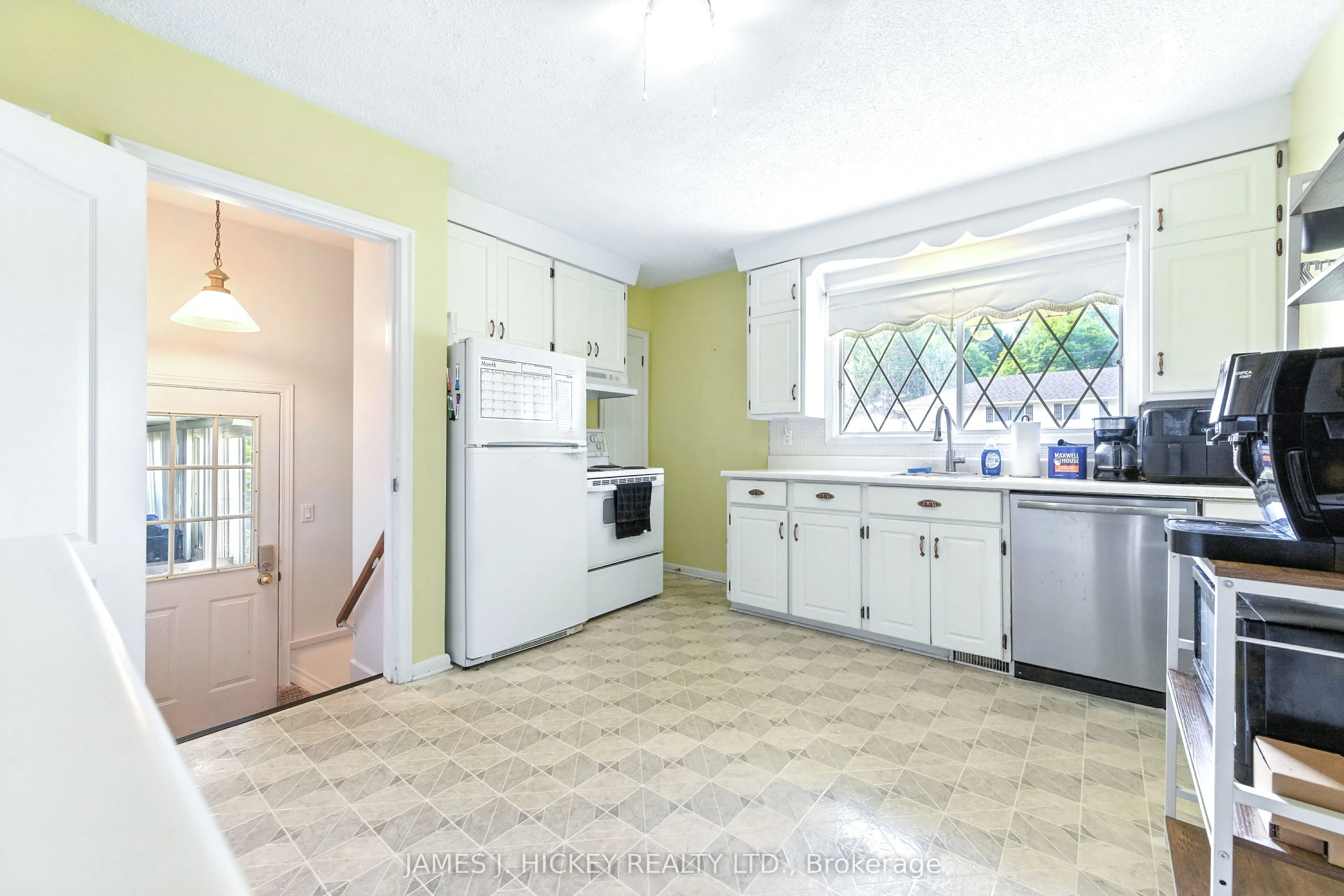 363 Bell Street