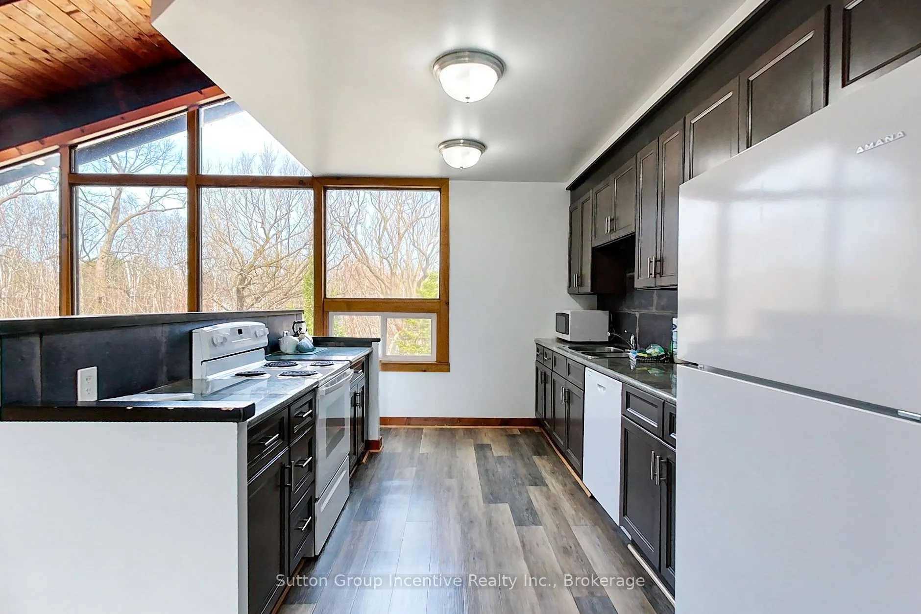 197 Arlberg Crescent, #13L