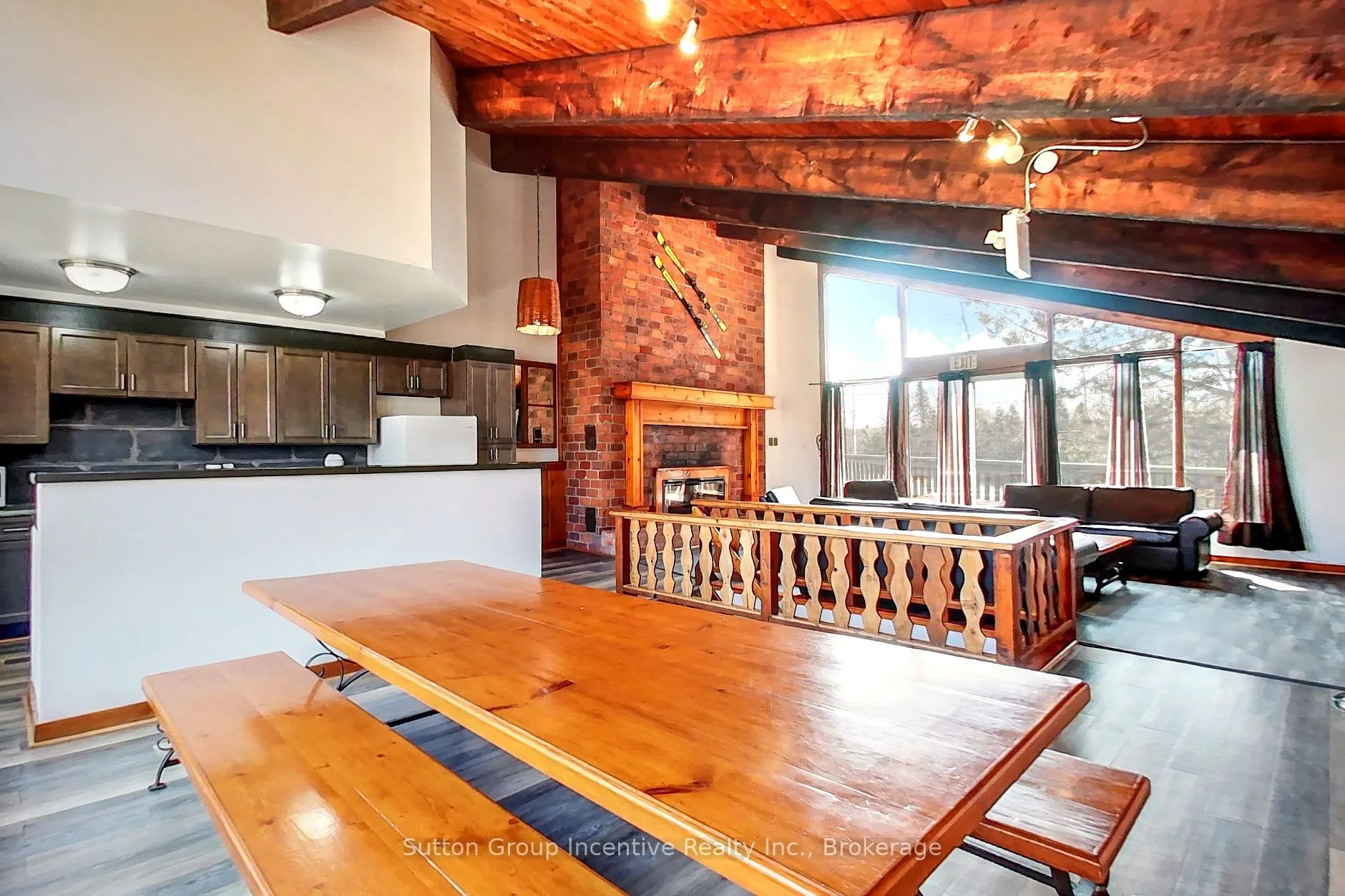 197 Arlberg Crescent, #13L