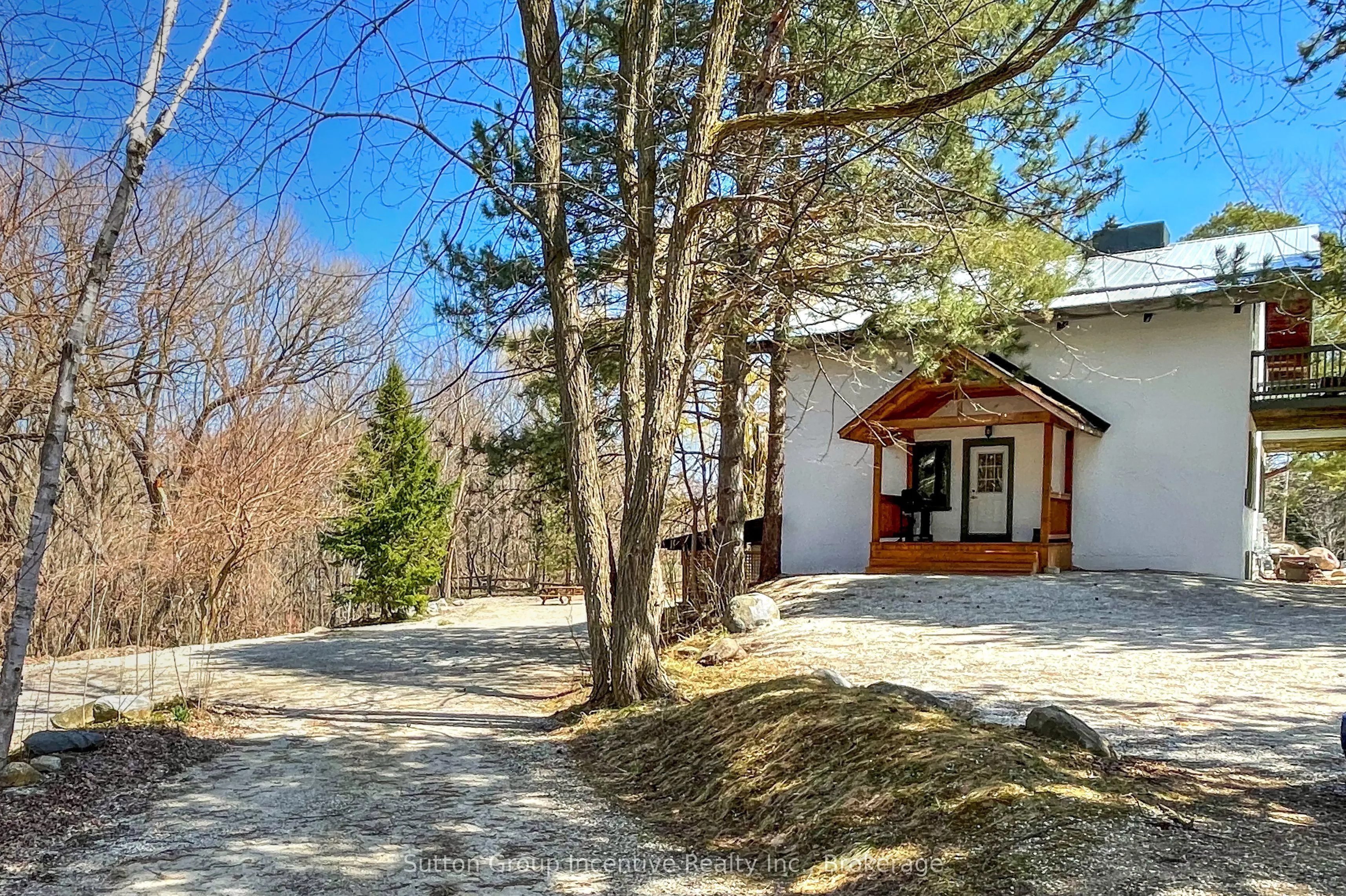 197 Arlberg Crescent, #13L