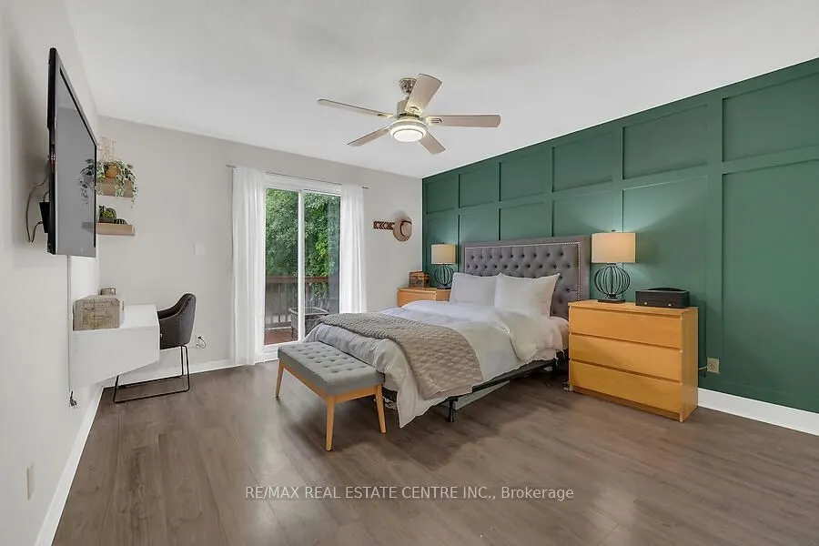 30 Lampman Crescent