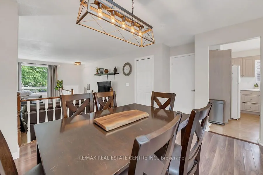 30 Lampman Crescent